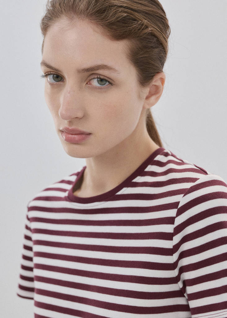 Short-sleeved cotton t-shirt — Maroon