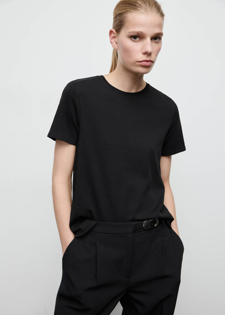 Short-sleeved cotton t-shirt — Black