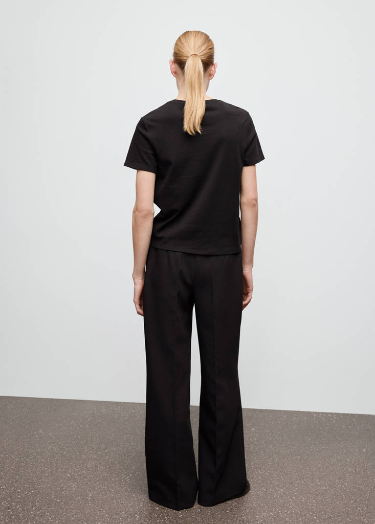 Short-sleeved cotton t-shirt — Black