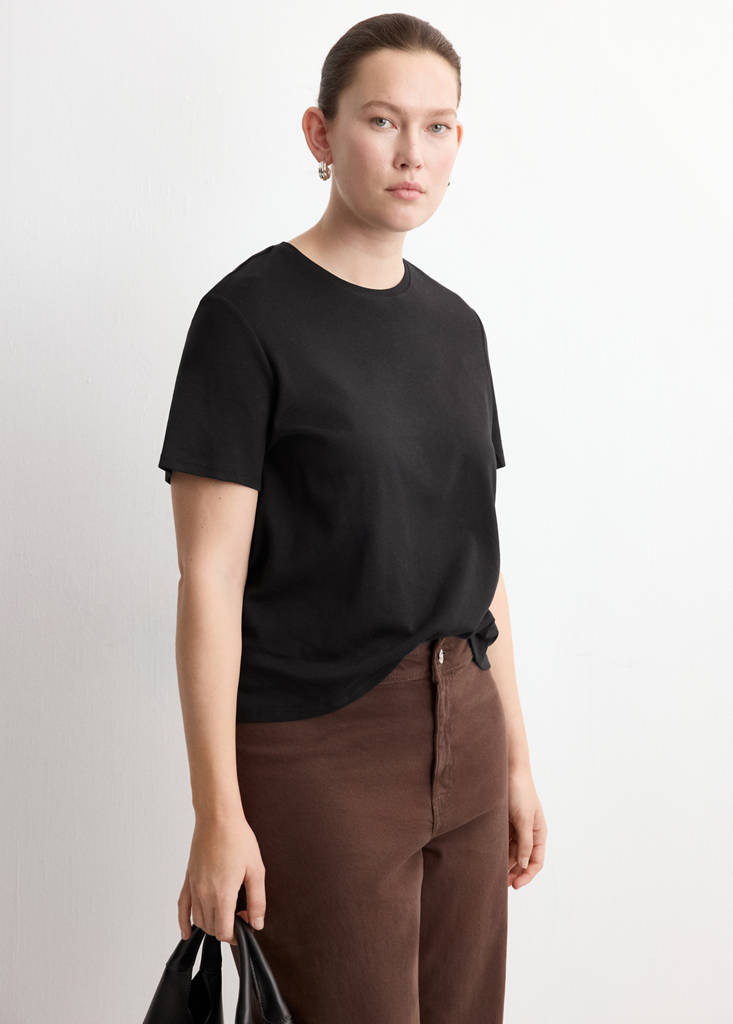 Short-sleeved cotton t-shirt — Black