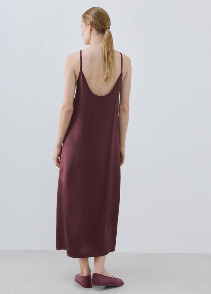 Long satin nightgown — Maroon