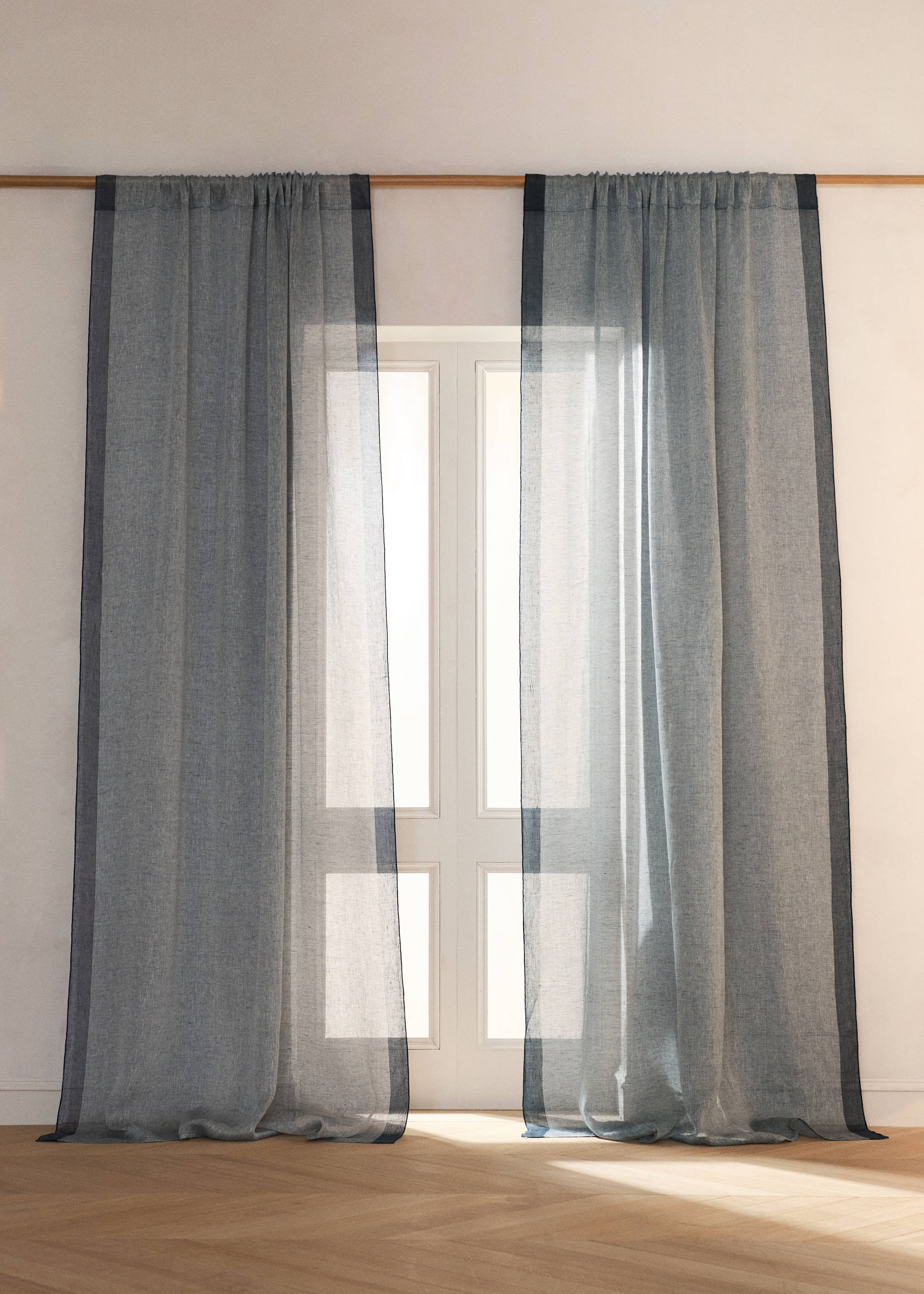 100% linen curtain with side stripe, low transparency - General plane