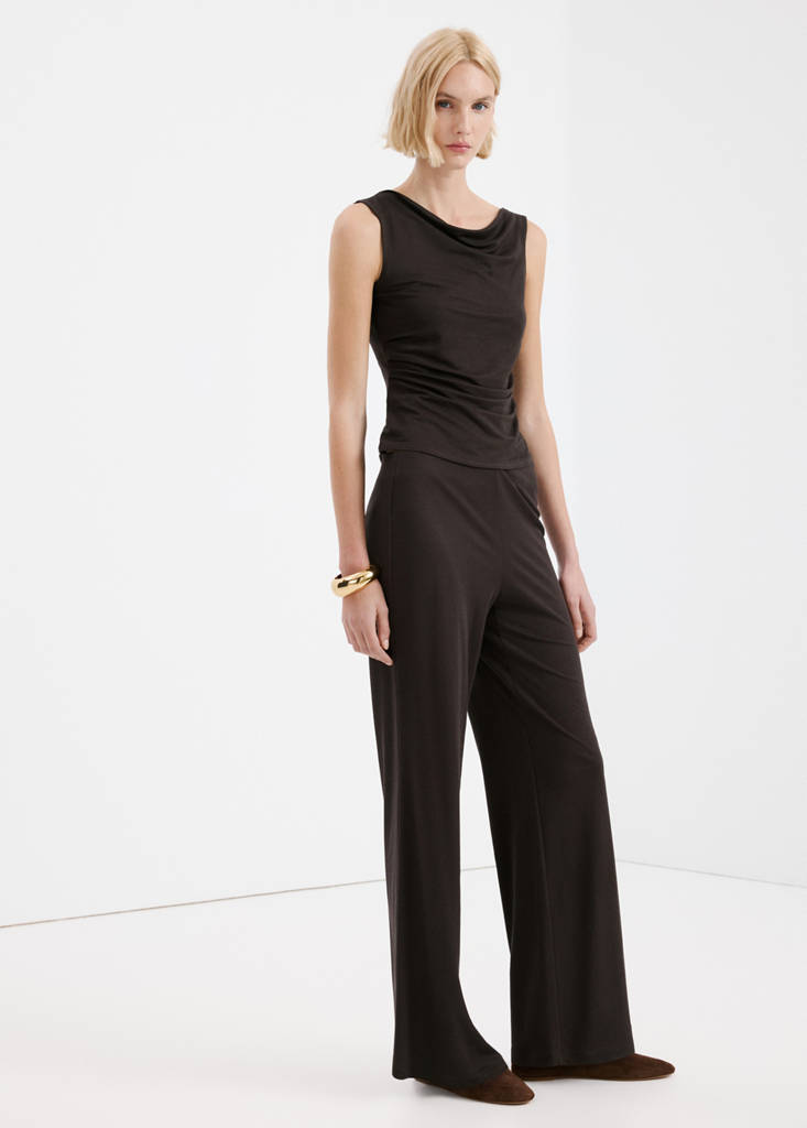 Straight-fit trousers with elastic waist — Brown