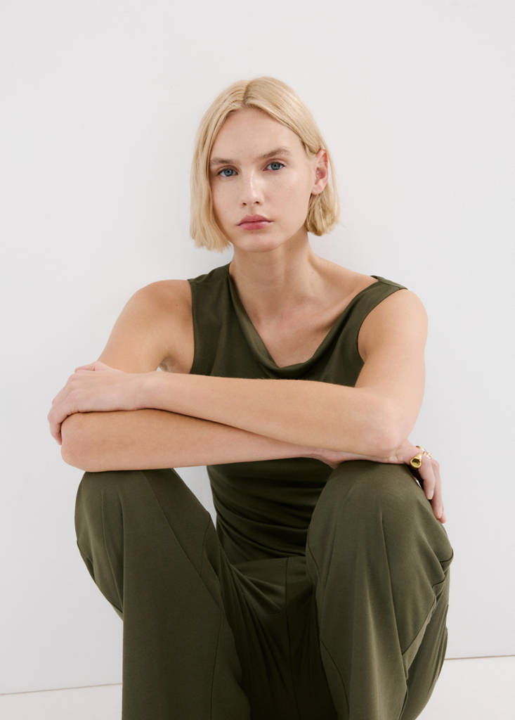 Straight-fit trousers with elastic waist — Khaki