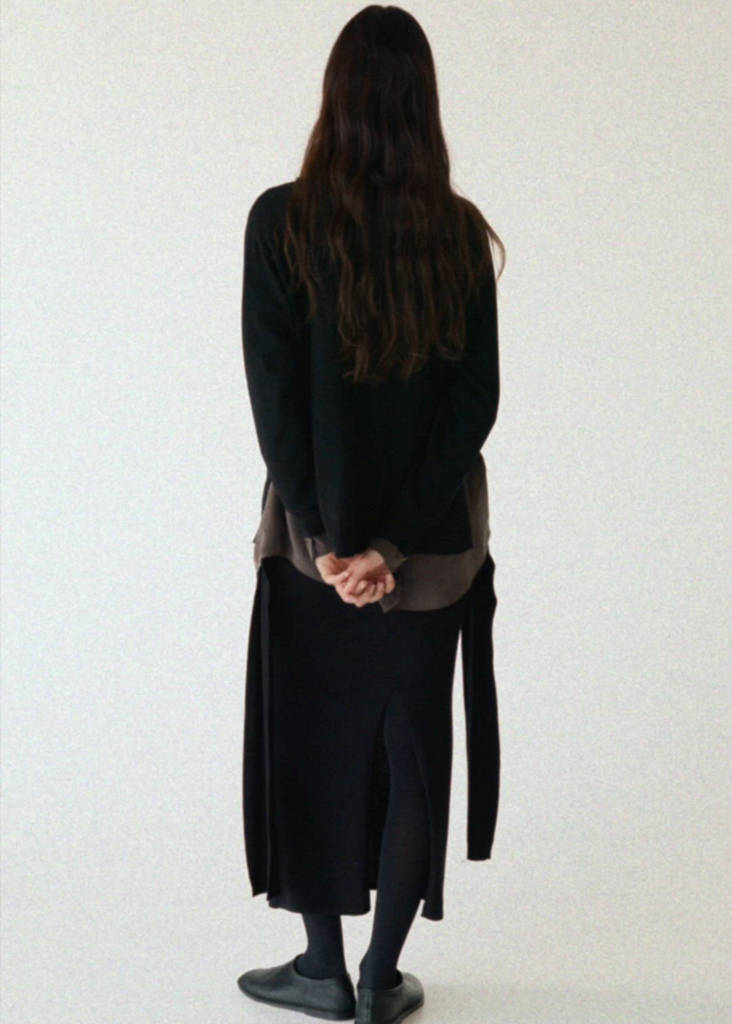 Knitted skirt with knot detail