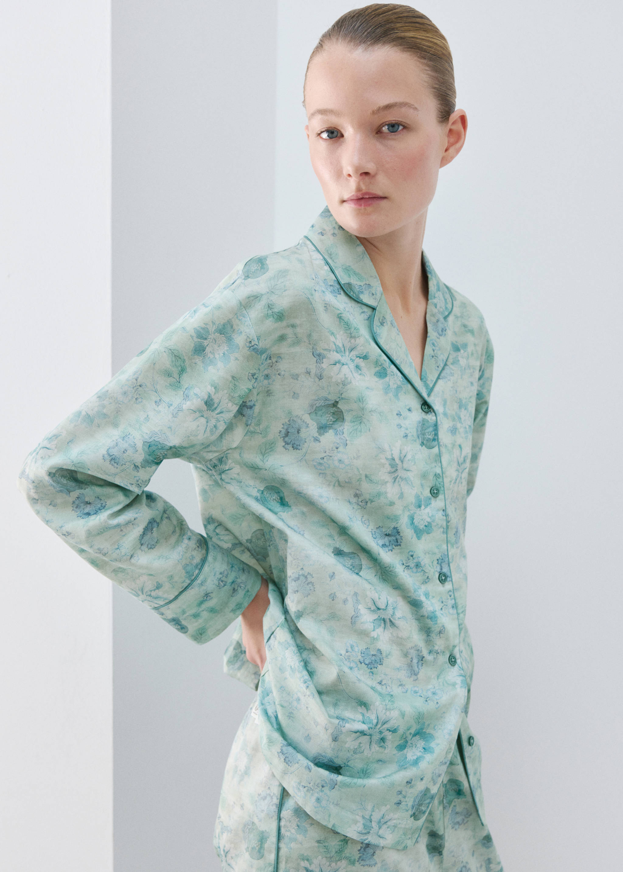 Printed piping pyjama top - Medium plane
