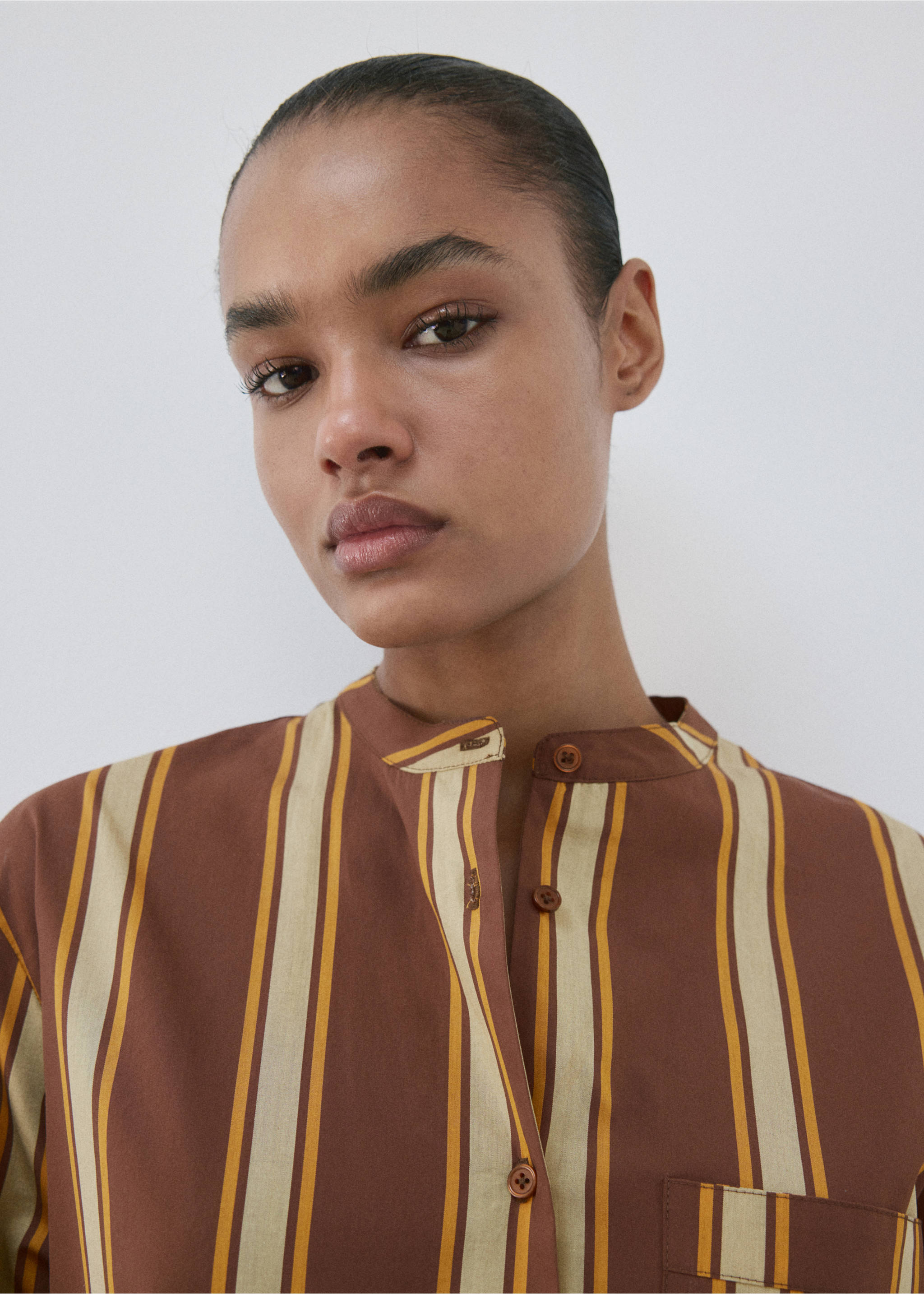 قفطان ميدي بفتحة جانبية - تفاصيل المنتج 1, بني. Ref: 27063324-00.