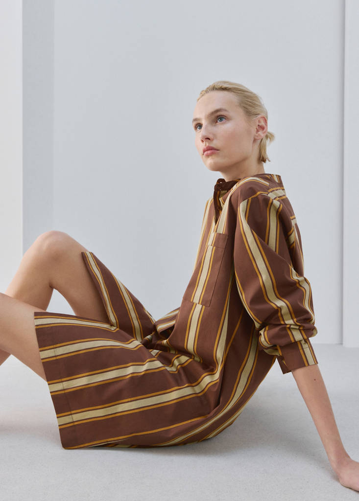 Midi caftan with side slit — Brown