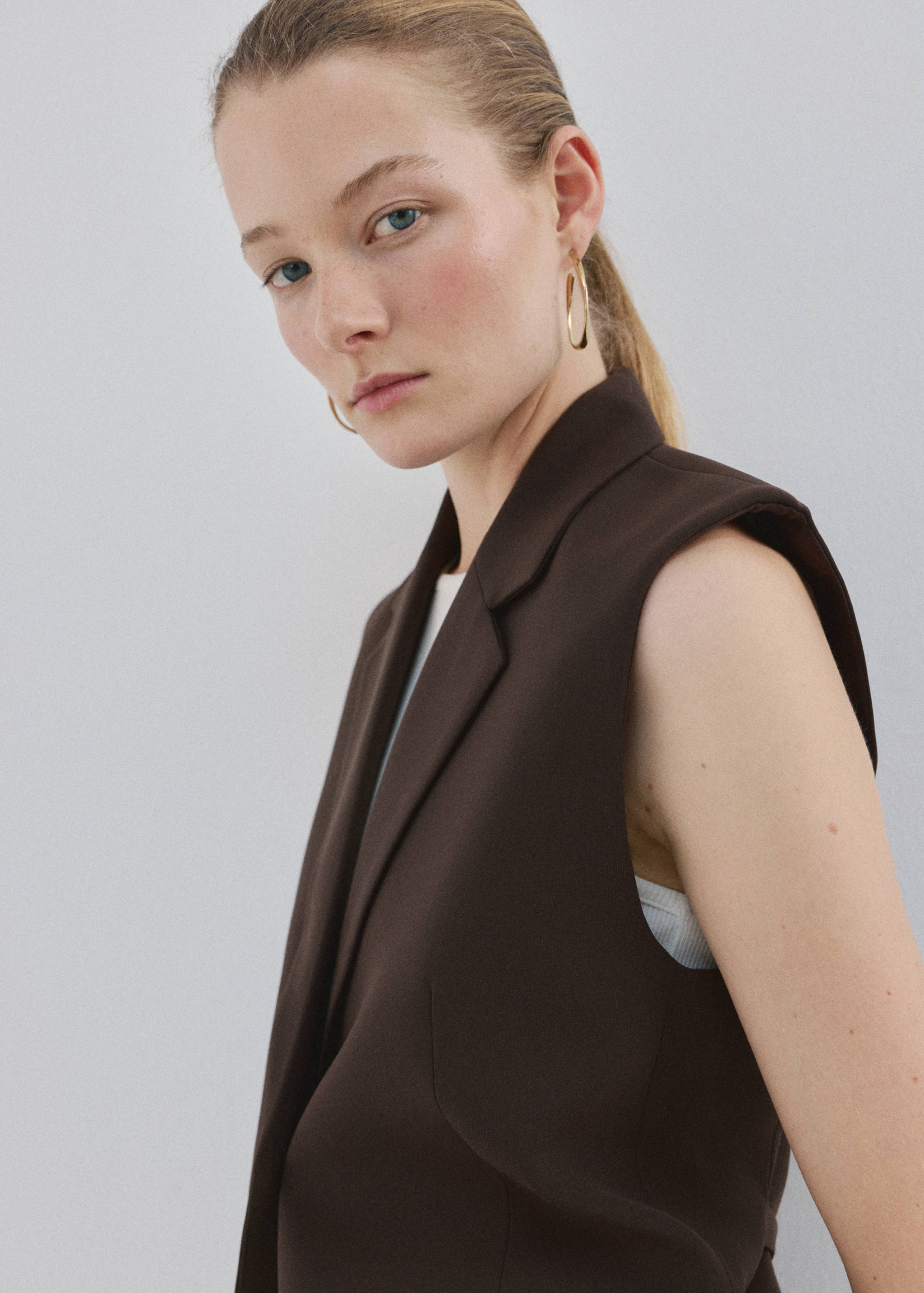 Suit waistcoat with lapels - Details of the article 1