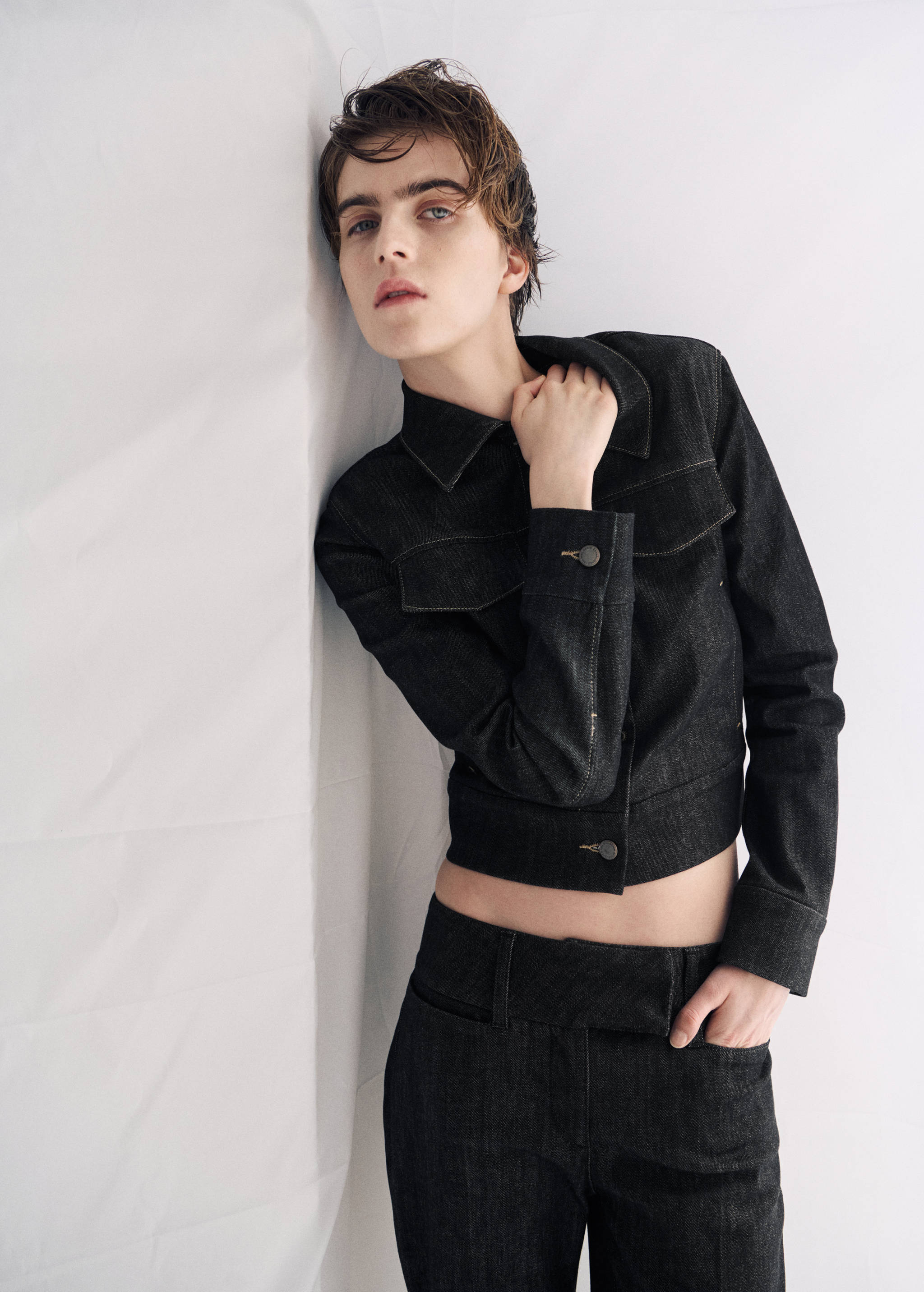Mid-rise flared jeans - Details of the article 1