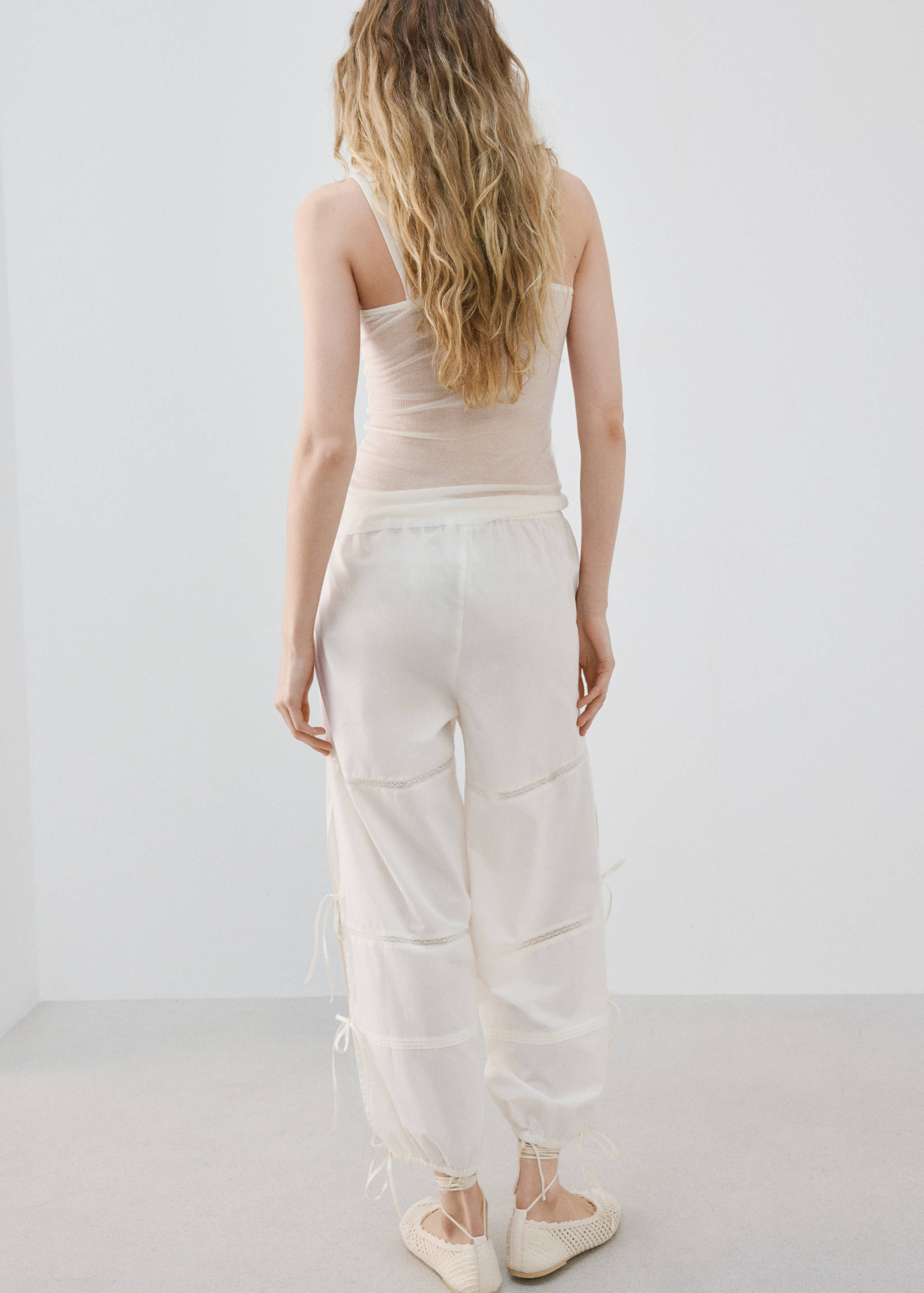 Pantalón algodón bombacho lazos - Reverso del artículo