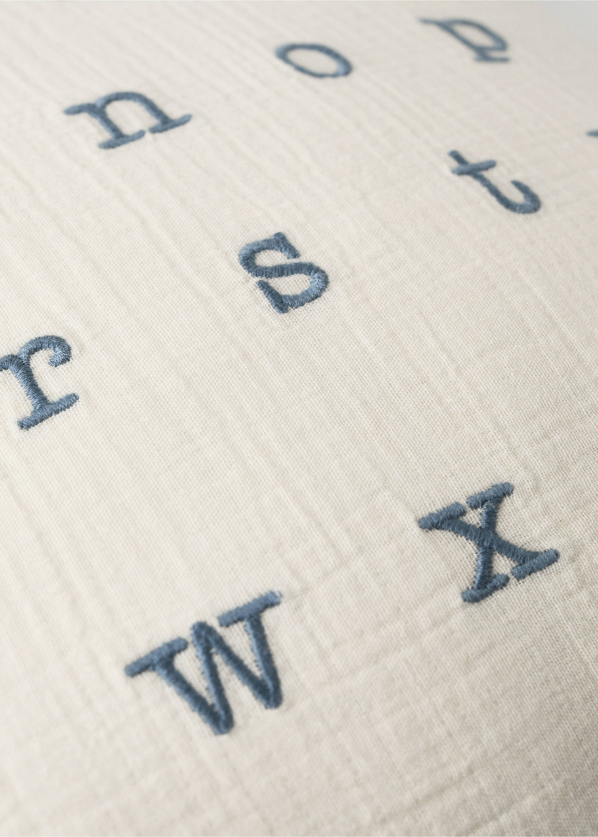 Embroidered alphabet cushion cover - Details of the article 3, White. Ref: 27063333-00.