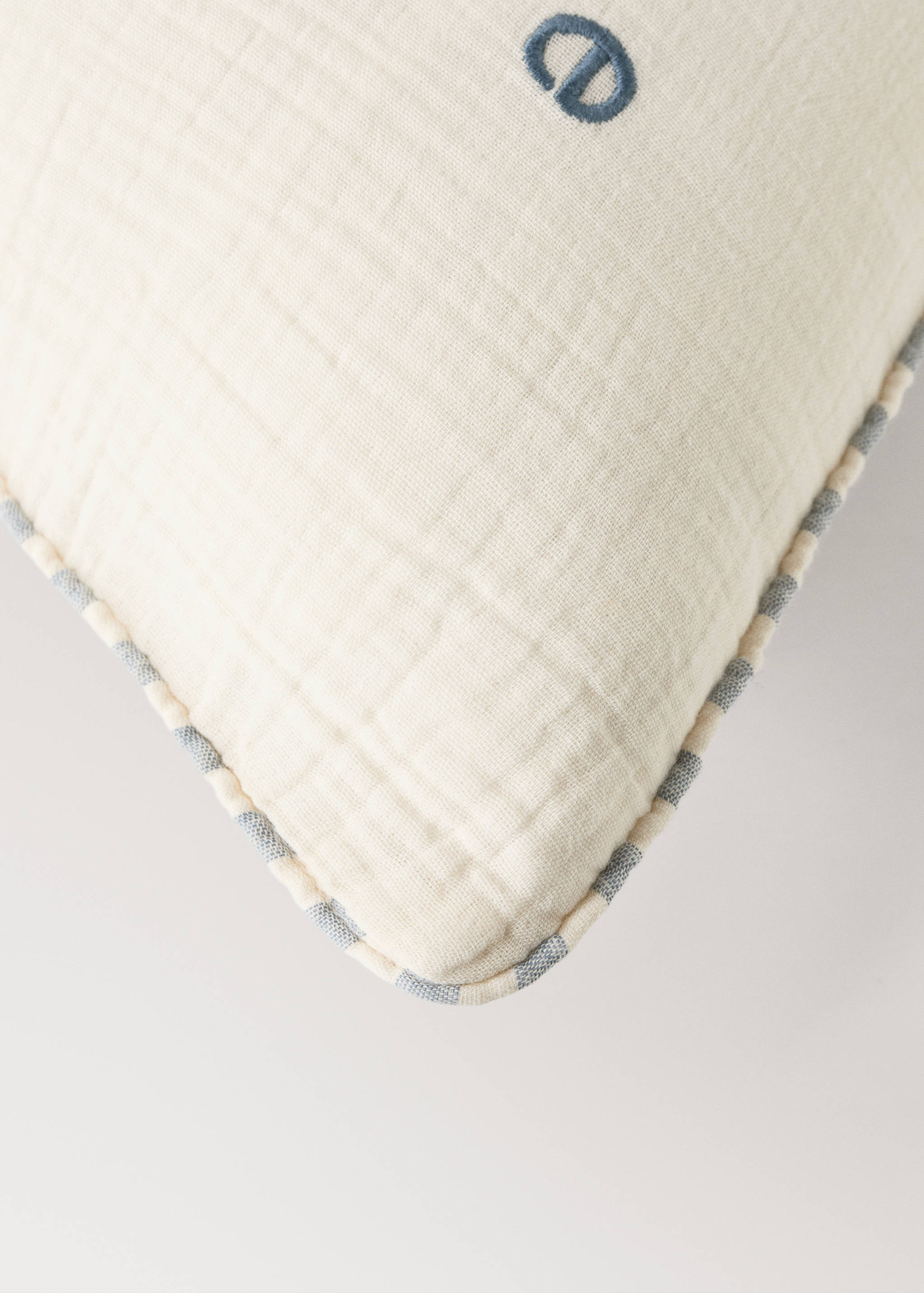 Embroidered alphabet cushion cover - Details of the article 4