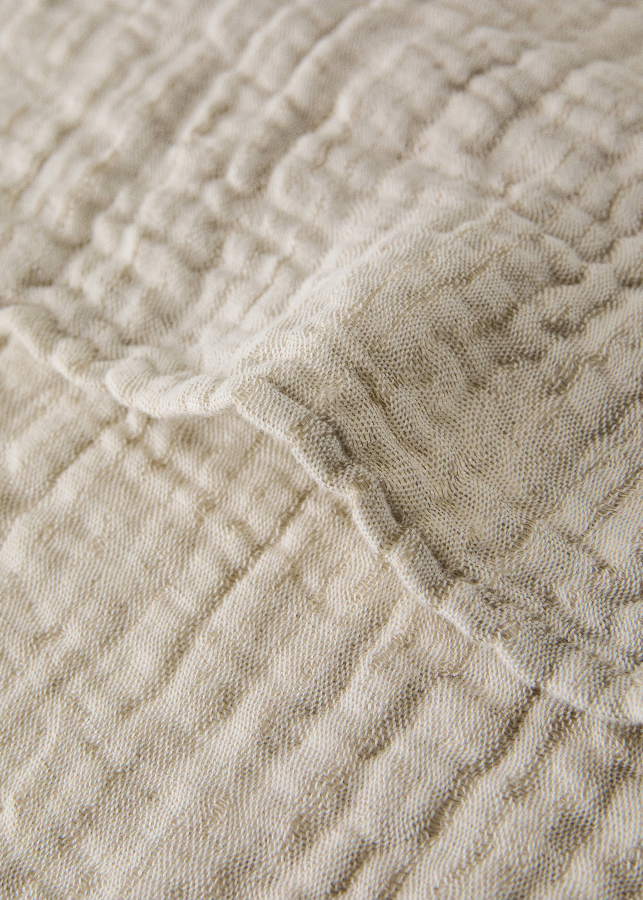 Linen cotton bed cushion cover with yarn-dyed threads 50x50 cm - Details of the article 2, Medium Brown. Ref: 27063334-00.