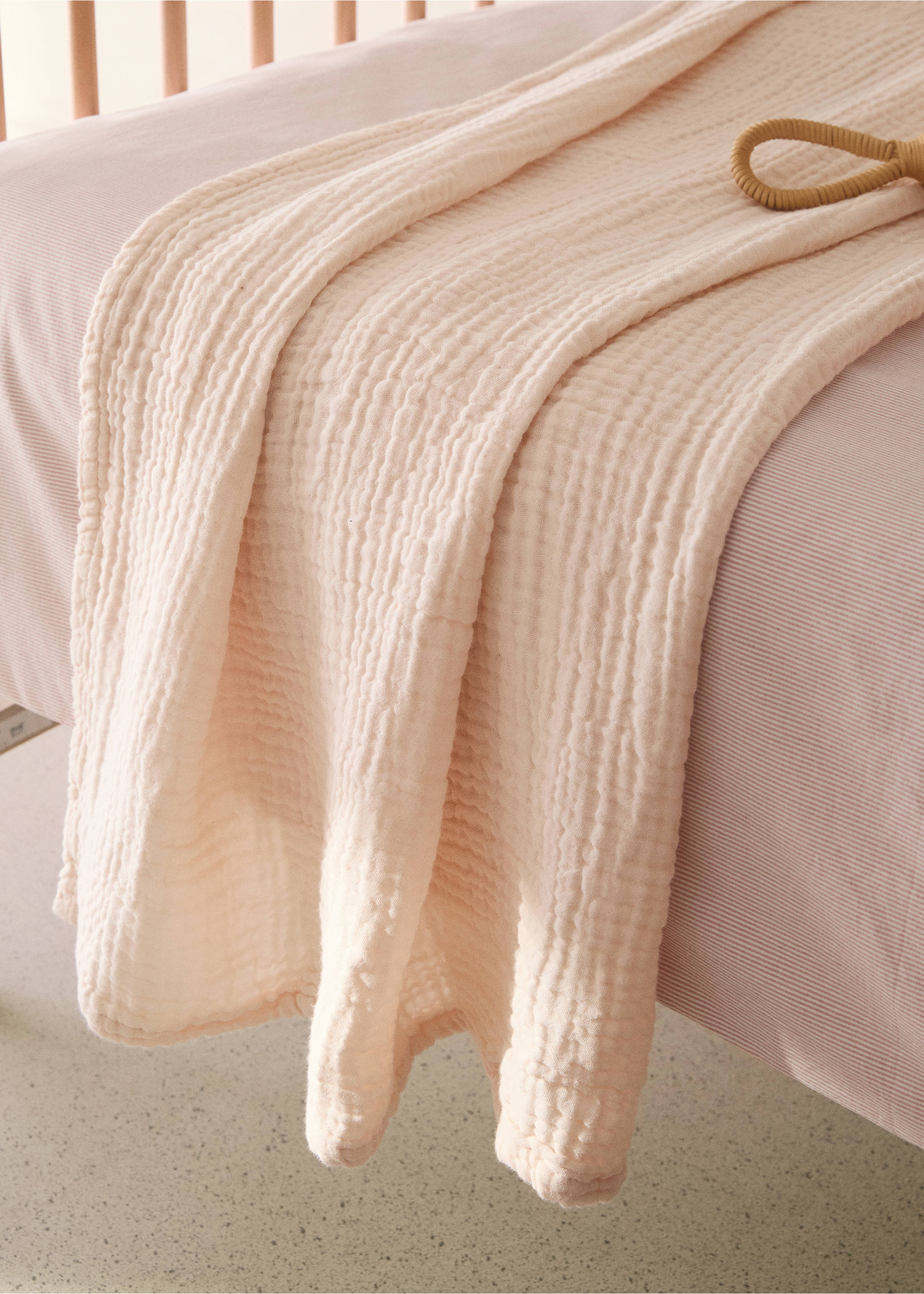 Manta infantil algodón gasa garment dye - Plano general, Rosa. Ref: 27063338-00.