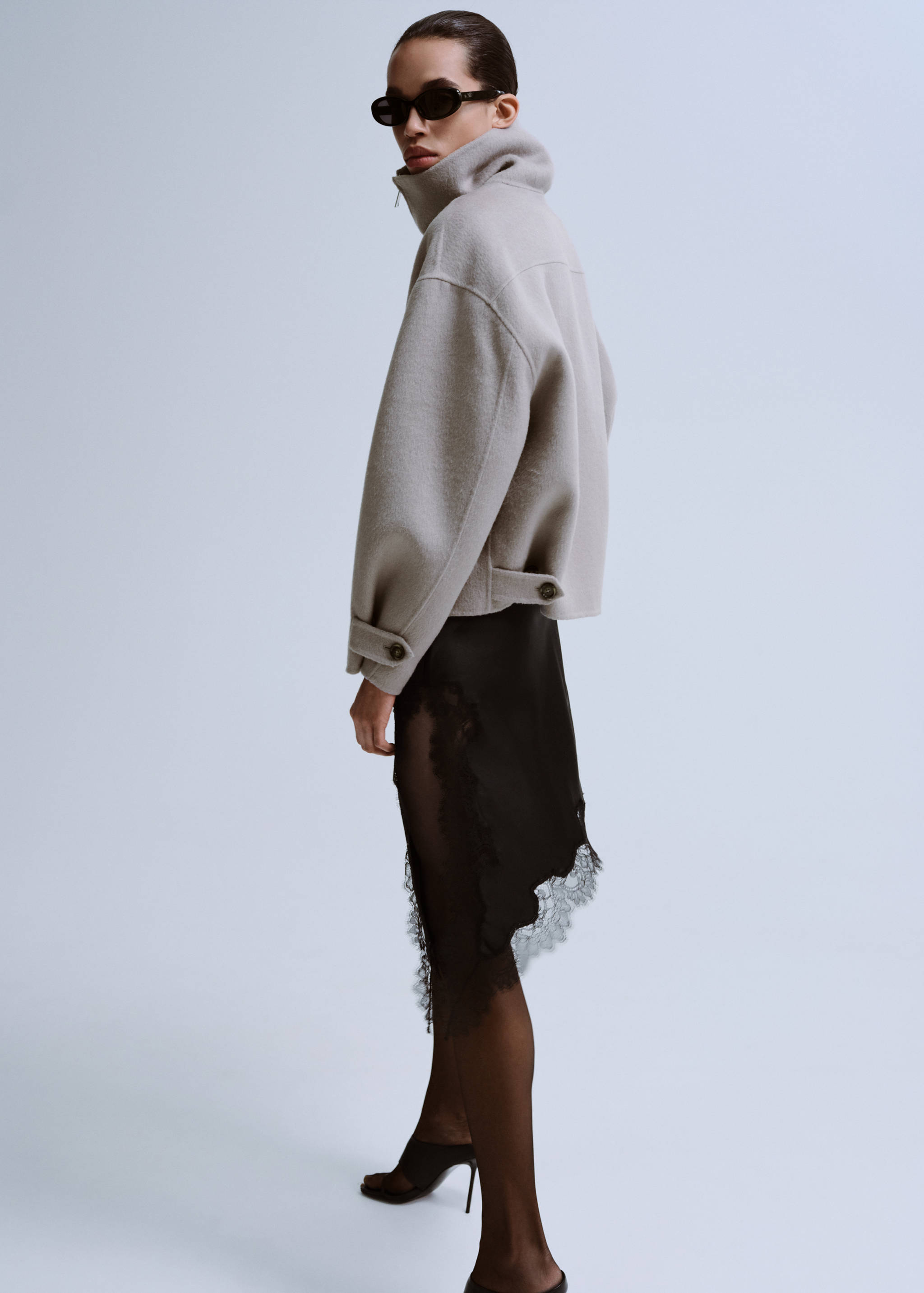 Satin asymmetric short skirt with lace - Reverse of the article