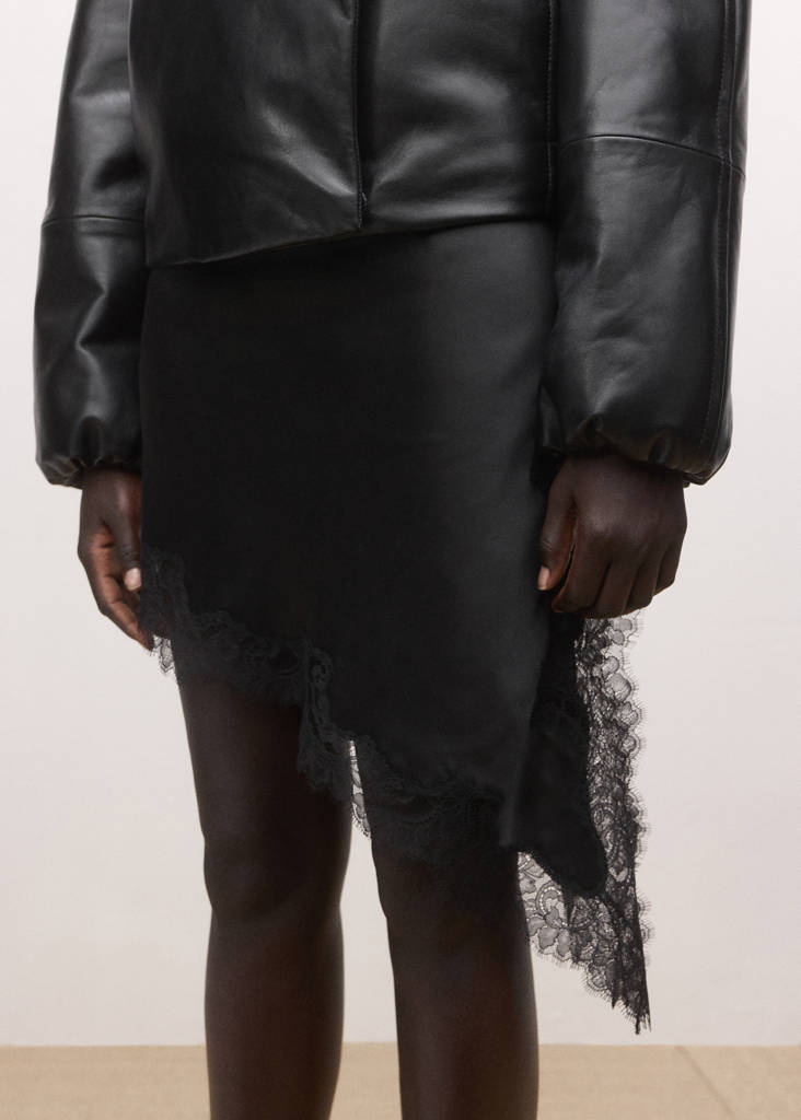 Satin asymmetric short skirt with lace — Black