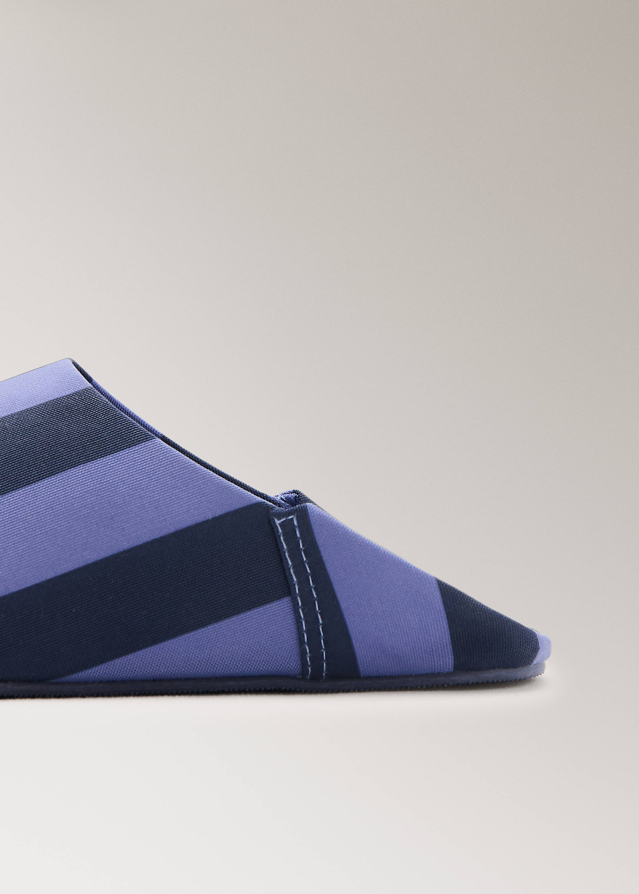 Striped clog with stitching detail - Details of the article 1