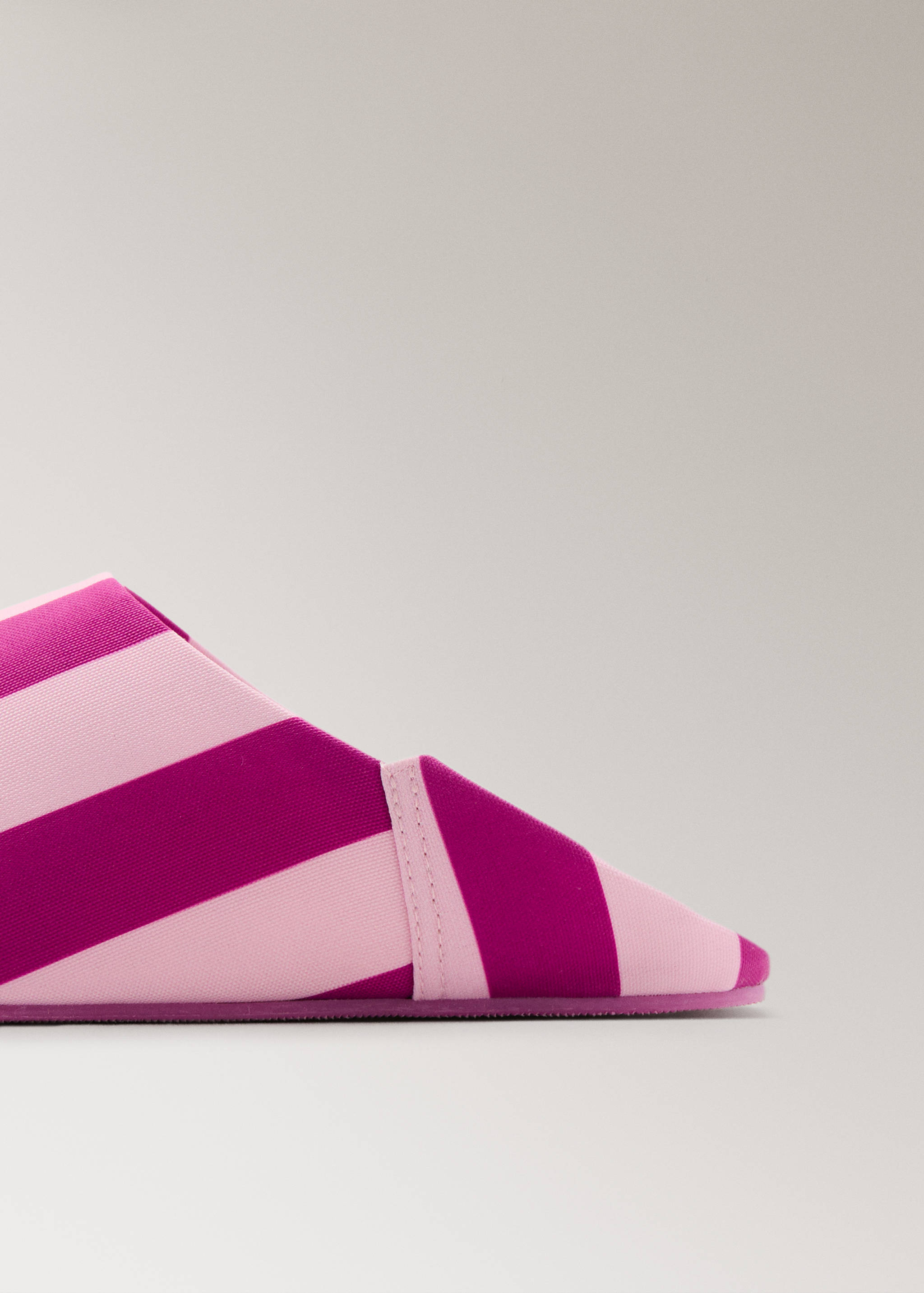 Striped clog with stitching detail - Details of the article 1