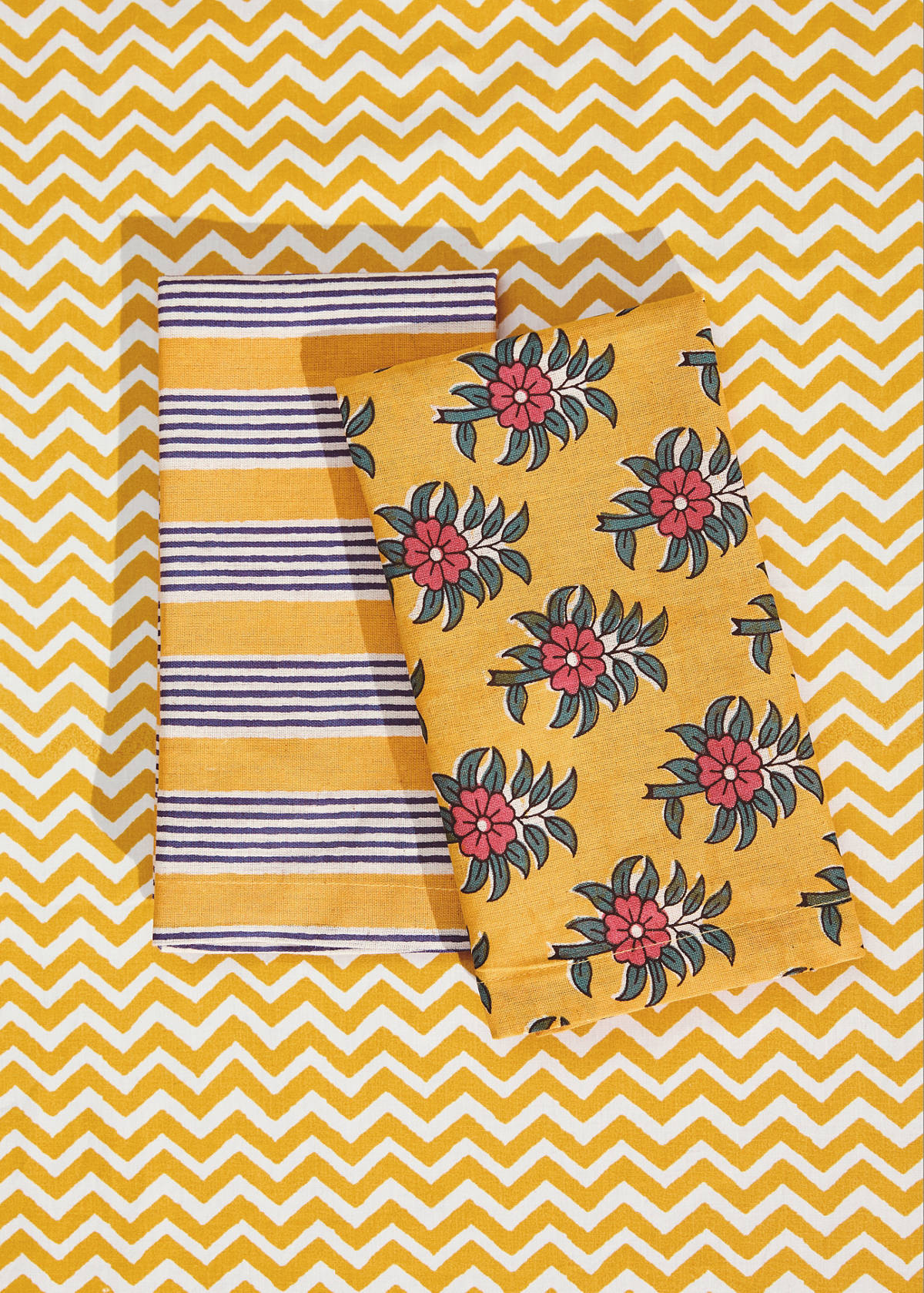 Cotton linen napkins with stripes and floral patterns — Yellow