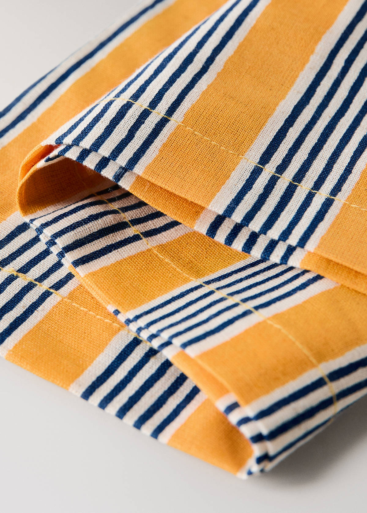 Cotton linen napkins with stripes and floral patterns — Yellow