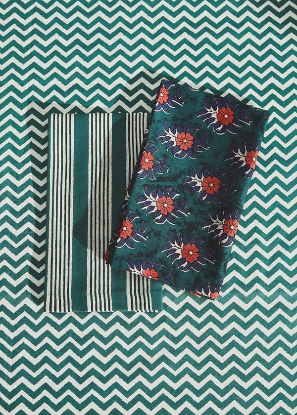 Cotton linen napkins with stripes and floral patterns — Green