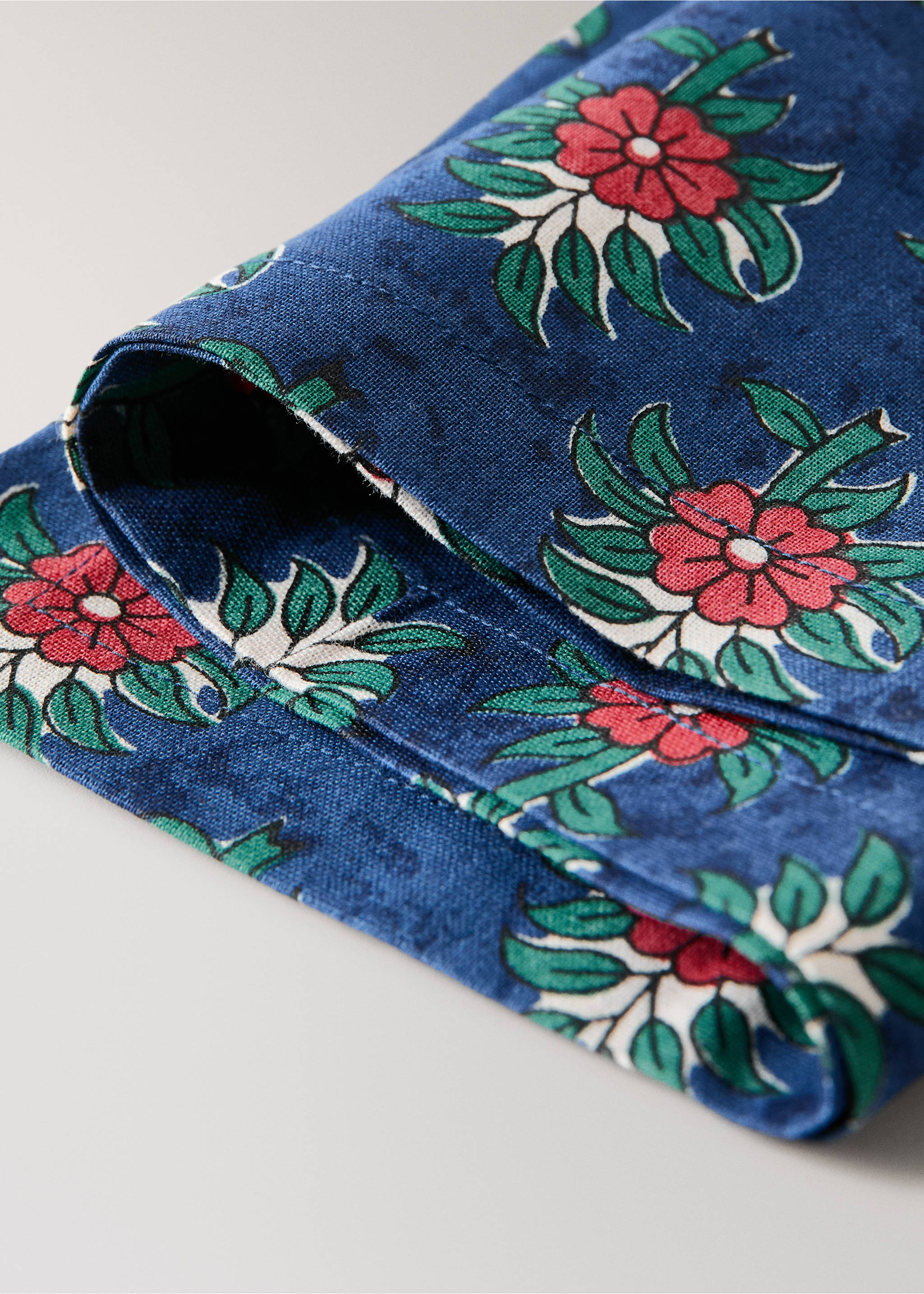 Striped floral cotton-linen napkins - Details of the article 2, Blue. Ref: 27063344-00.