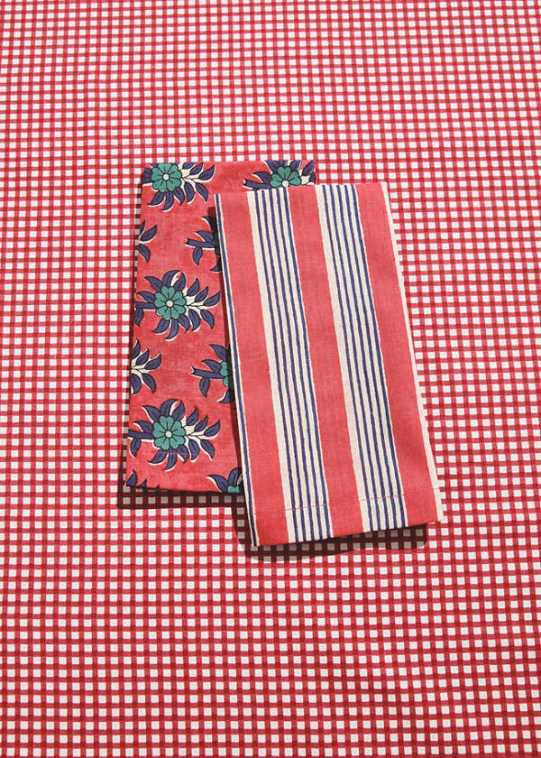Cotton linen napkins with stripes and floral patterns — Red
