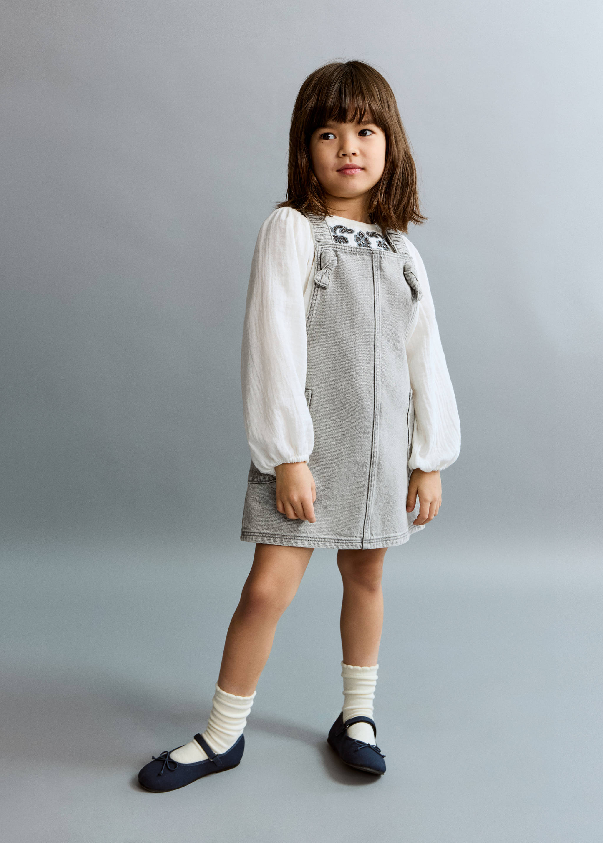 Denim pinafore - General plane