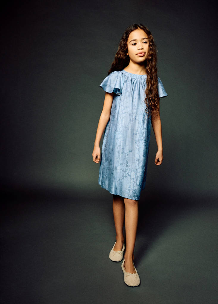 Kleid mit Blumenstickerei — Marineblau