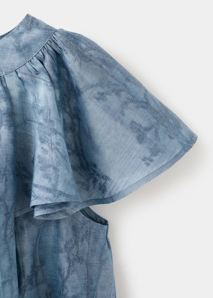 Kleid mit Blumenstickerei — Marineblau