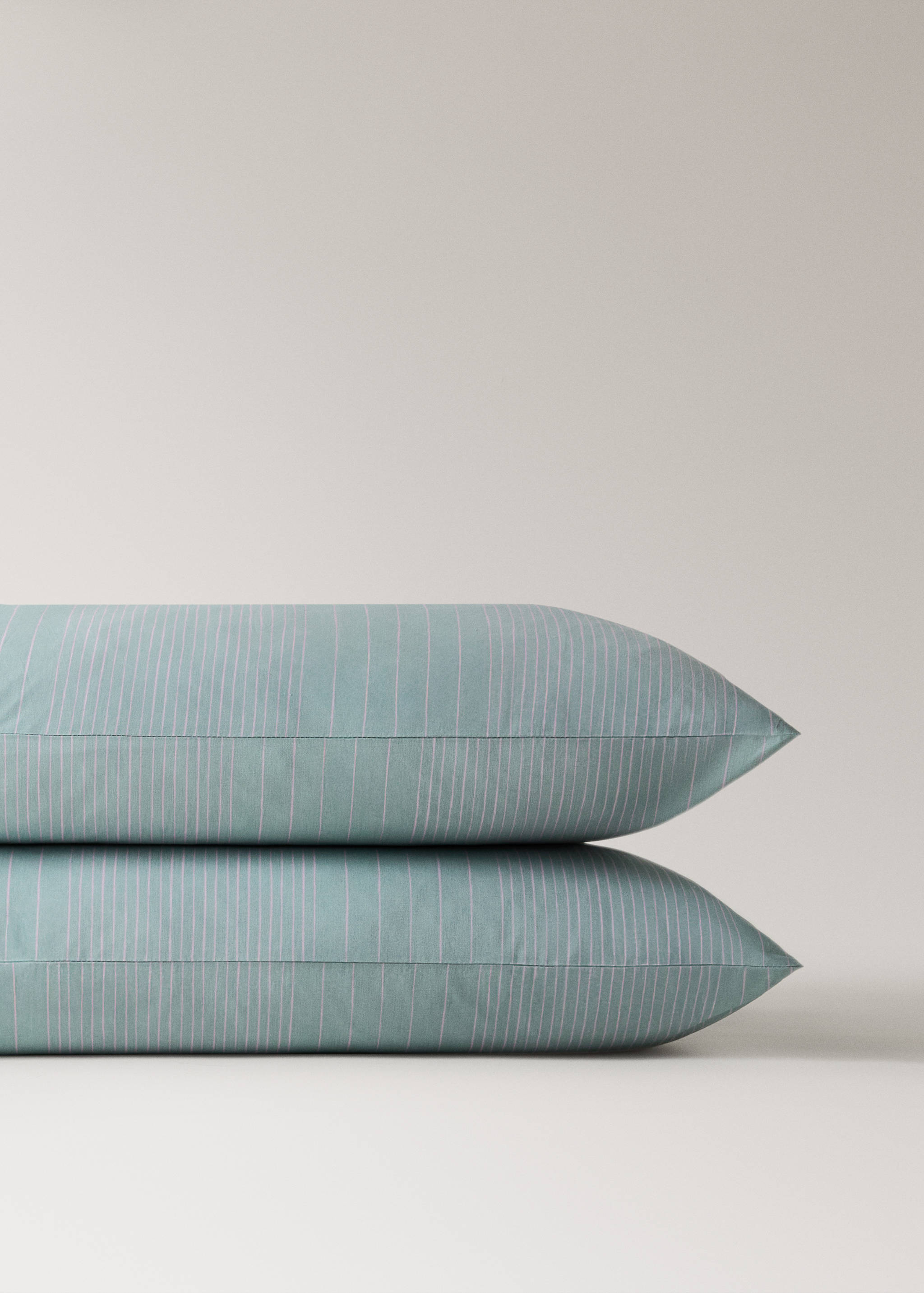 Two percale cotton pillowcases with watercolour stripes 50x75 cm - Details of the article 3