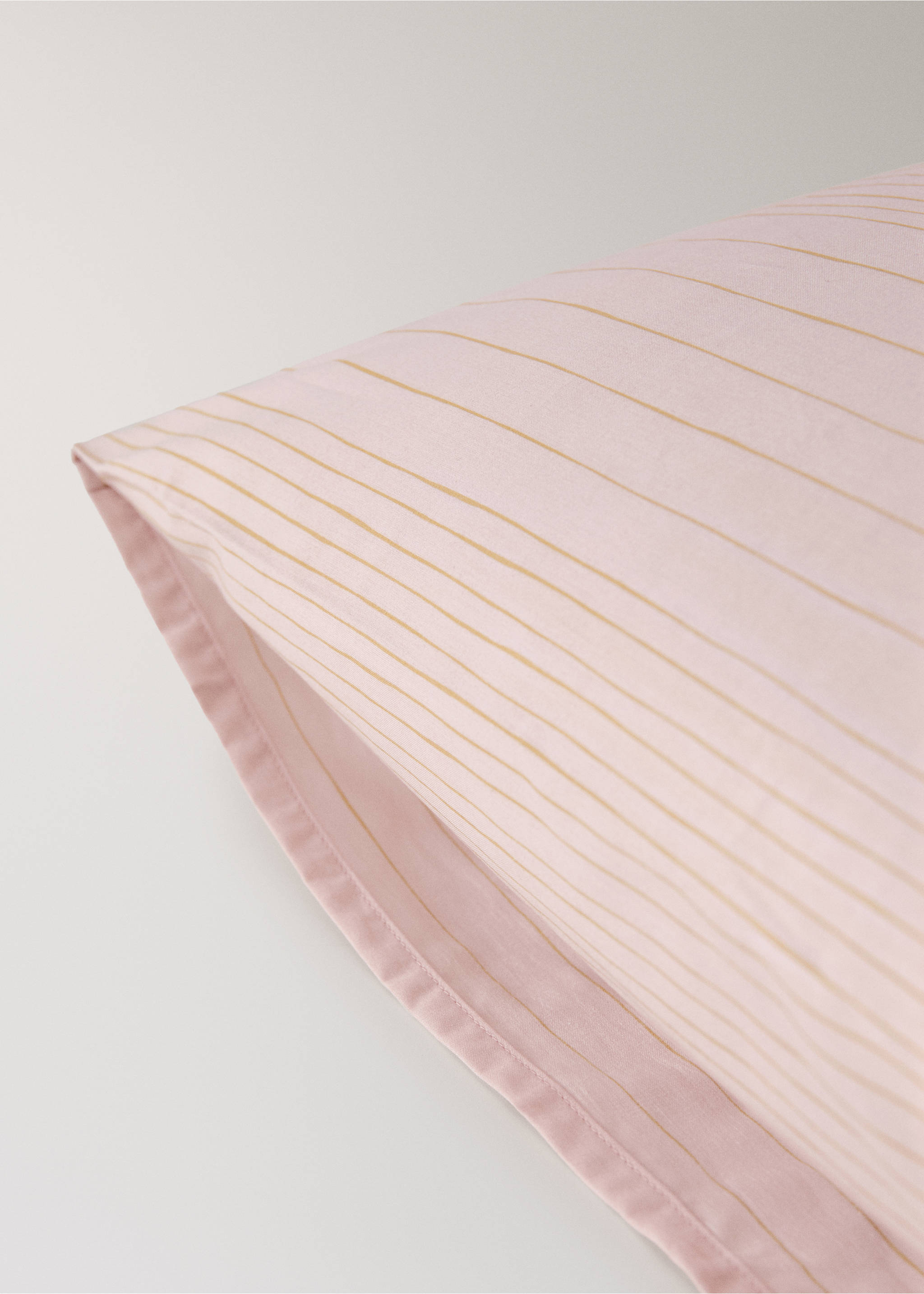 Two percale cotton pillowcases with watercolour stripes 50x75 cm - Details of the article 1, Pink. Ref: 27063730-00.