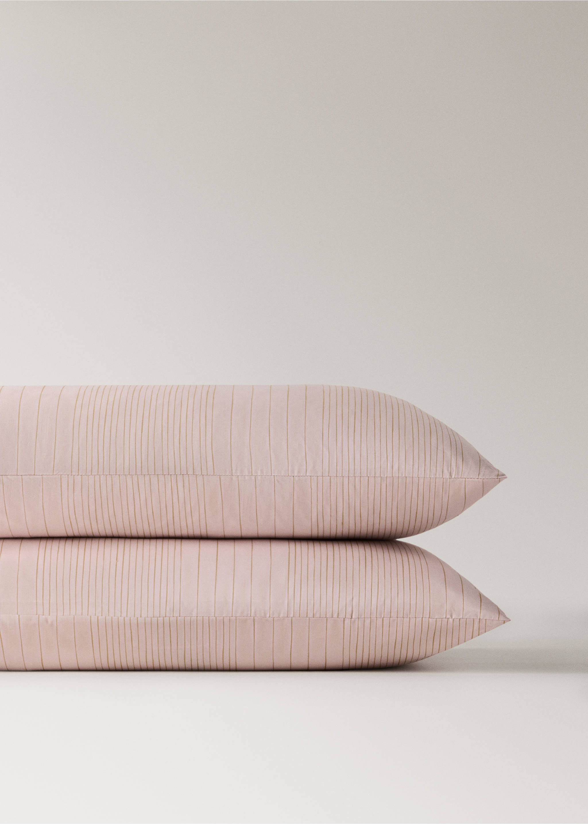 Two percale cotton pillowcases with watercolour stripes 50x75 cm - Details of the article 3, Pink. Ref: 27063730-00.