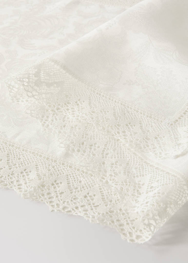 Jacquard linen lace floral table runner — Off White