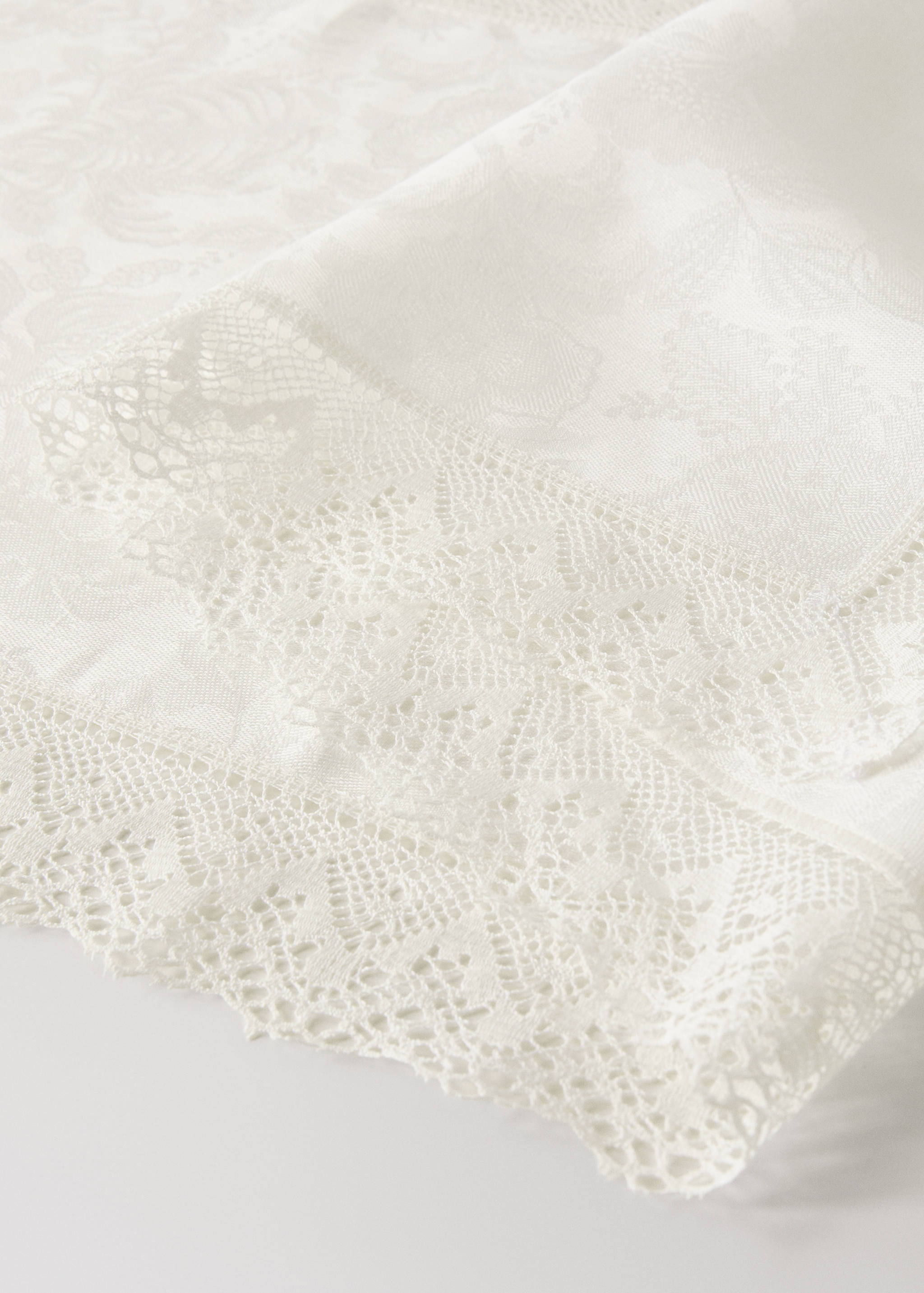 Jacquard linen lace floral table runner - Details of the article 1
