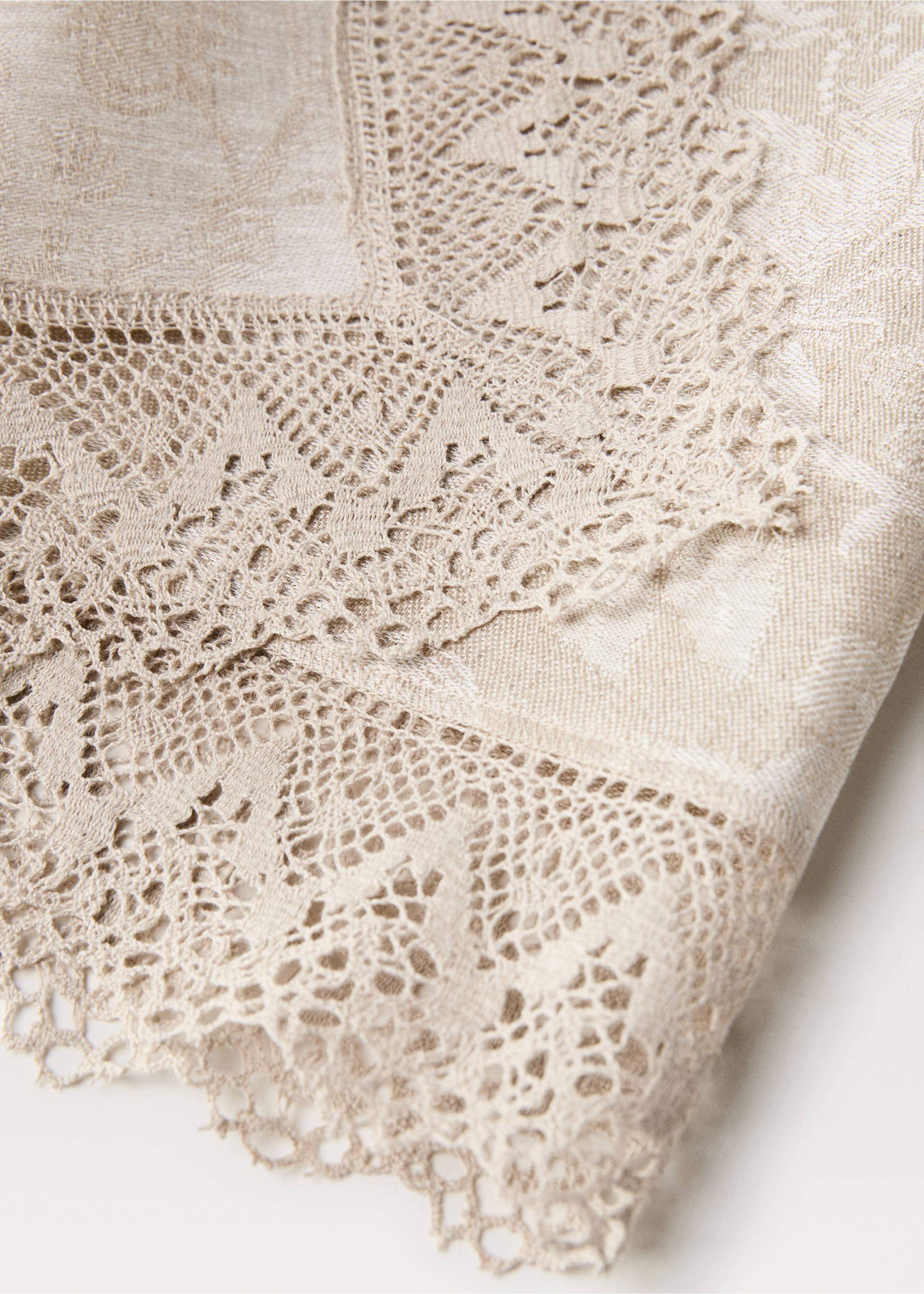 Jacquard linen lace floral table runner - Details of the article 1, Sand. Ref: 27063742-00.