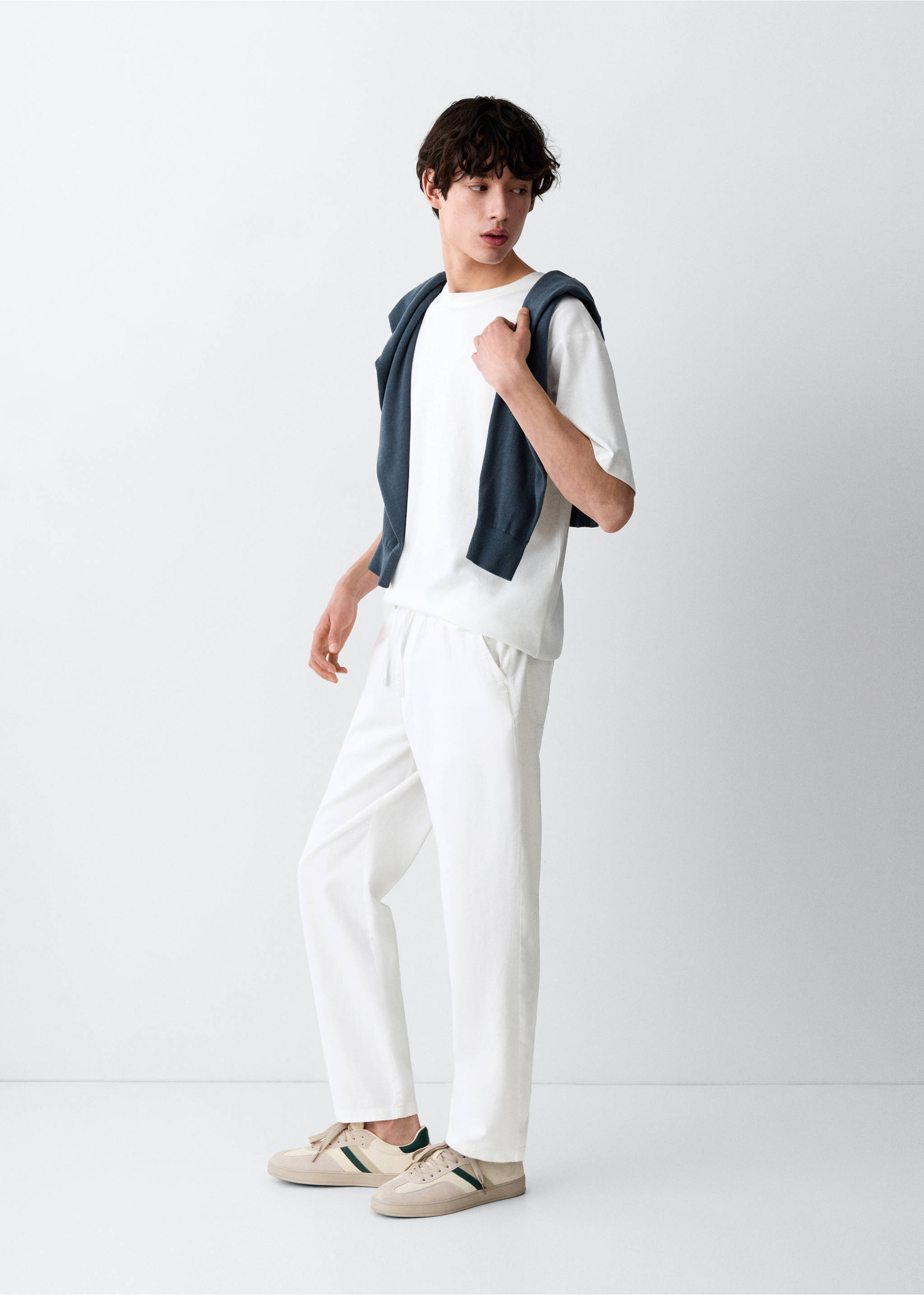 Straight cotton-linen trousers - Medium plane, White. Ref: 27064051-00.