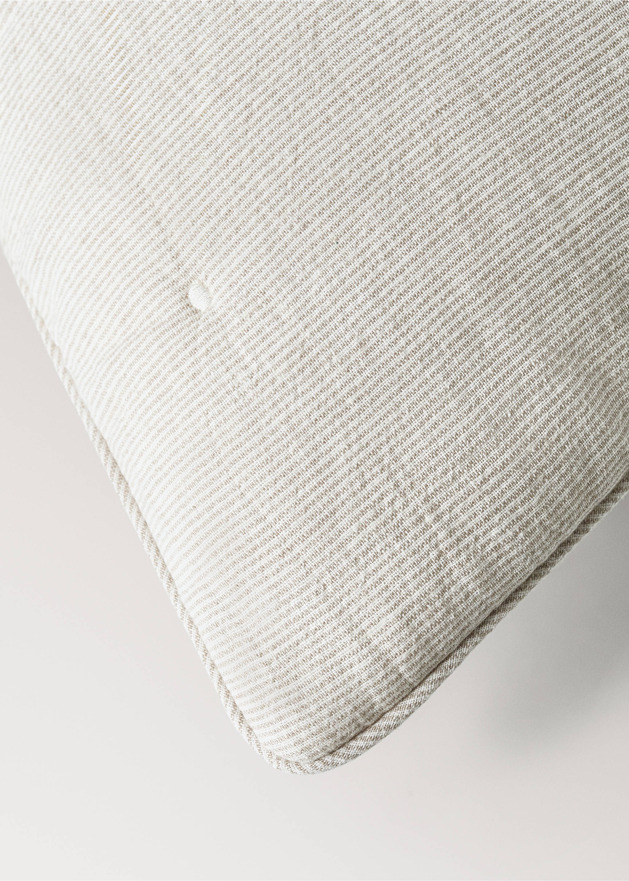 Striped cotton-linen children’s cushion cover 30 x 40 cm - Details of the article 1, Sand. Ref: 27064056-00.