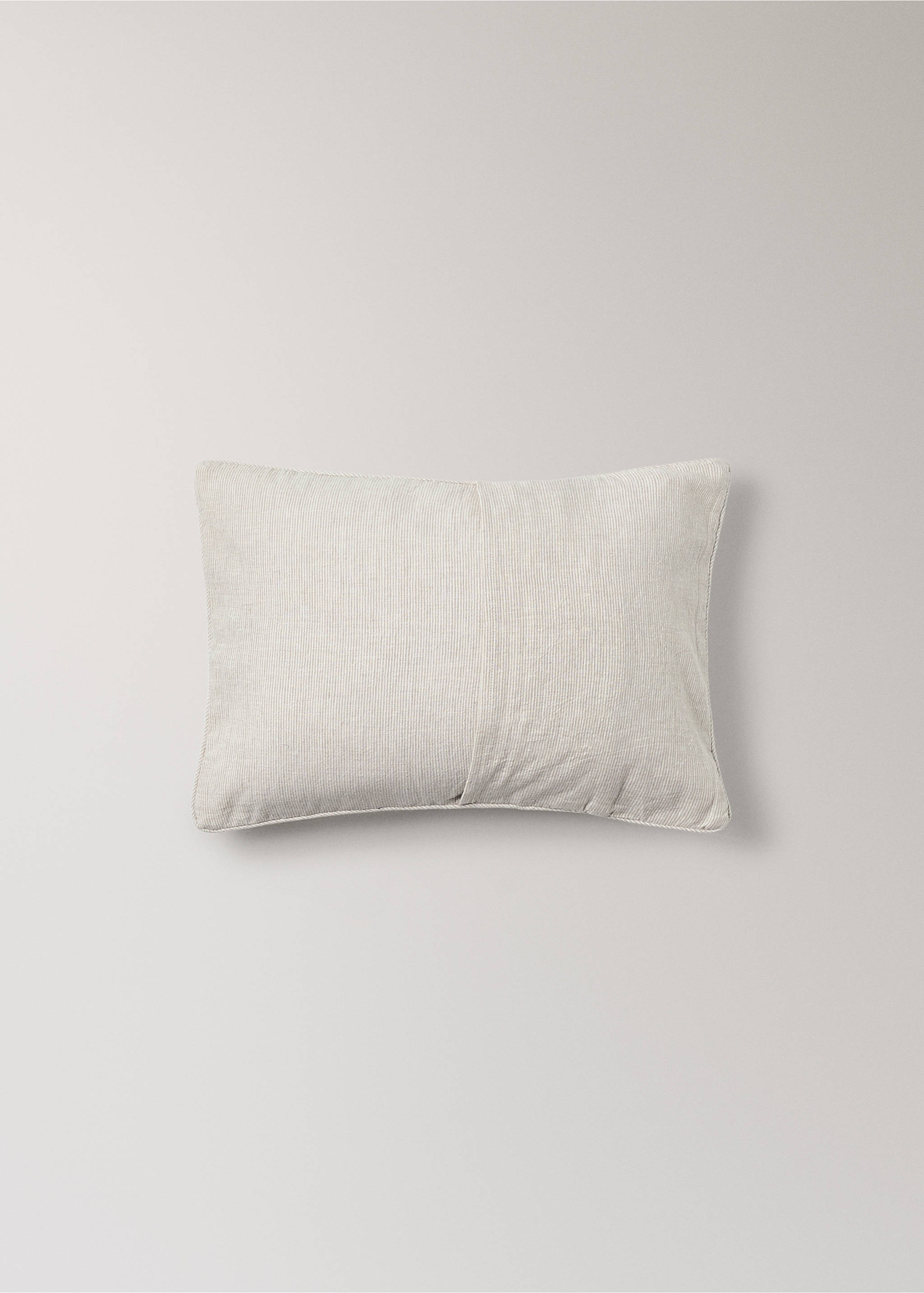 Striped cotton-linen children’s cushion cover 30 x 40 cm - Details of the article 4, Sand. Ref: 27064056-00.