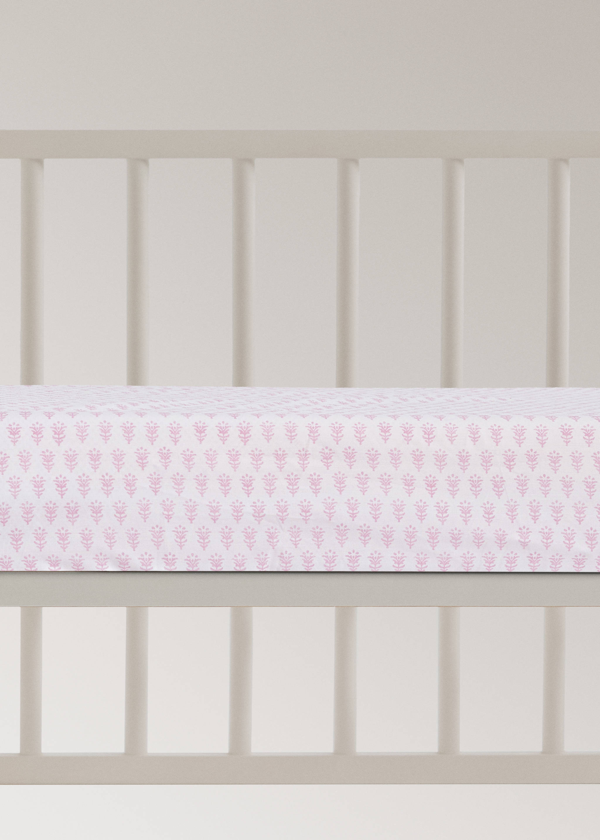 Children's fitted sheet in cotton percale with mini floral pattern for a 60 cm bed - Article without model