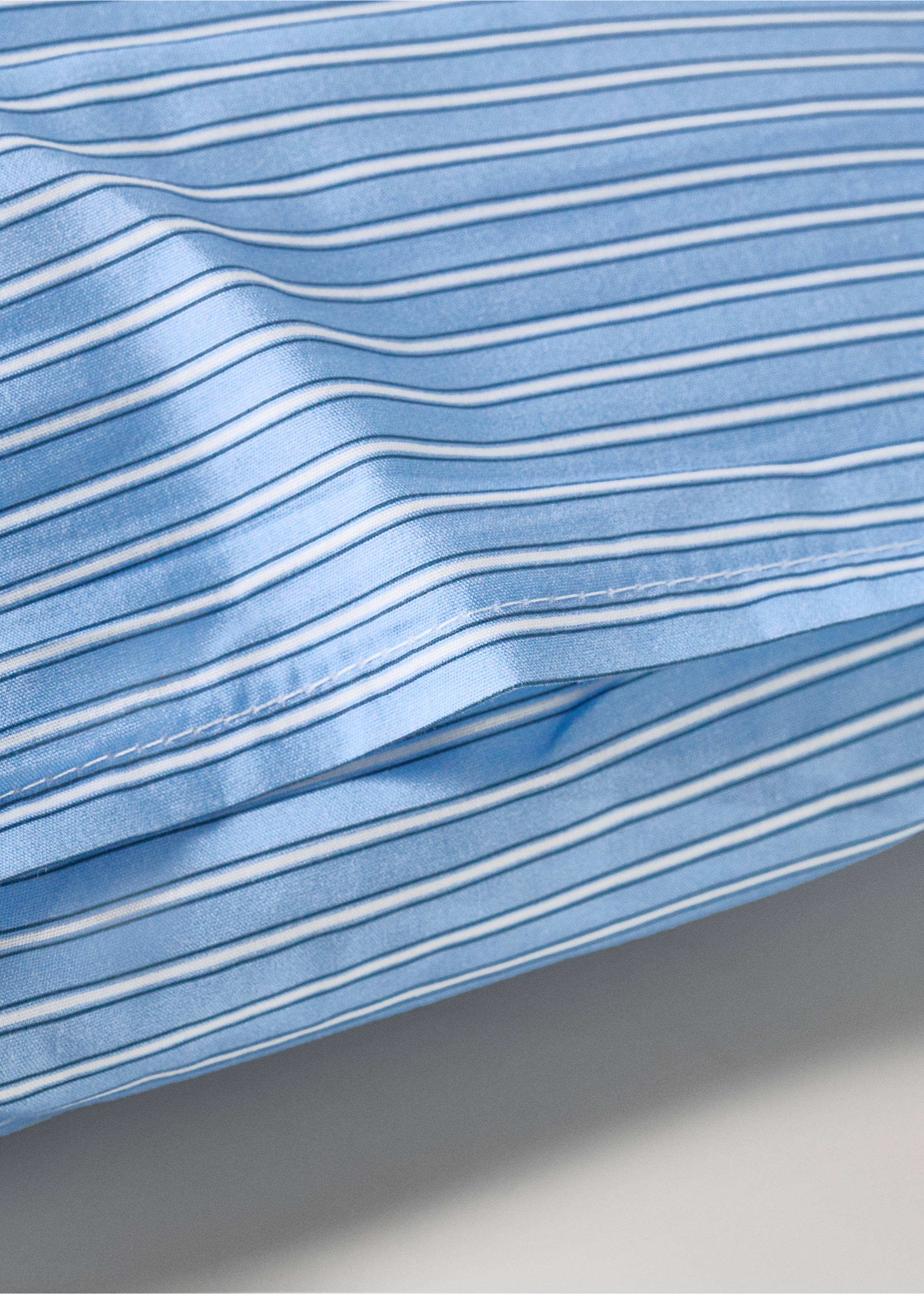 Cot bed pillowcase in shirting stripe percale - Details of the article 2, Blue. Ref: 27064061-00.