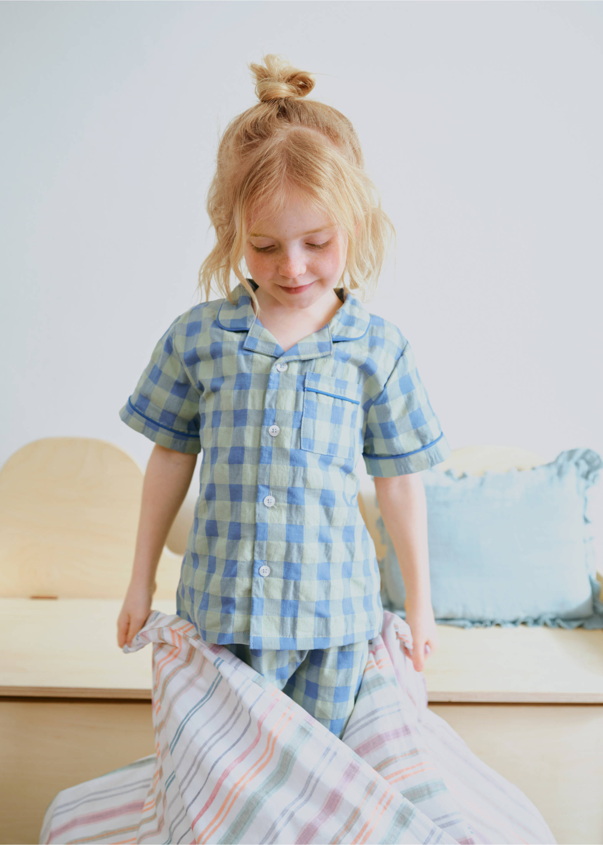 Top sheet in multicoloured striped cotton percale for a 90 cm bed - Details of the article 6, Green. Ref: 27064065-00.