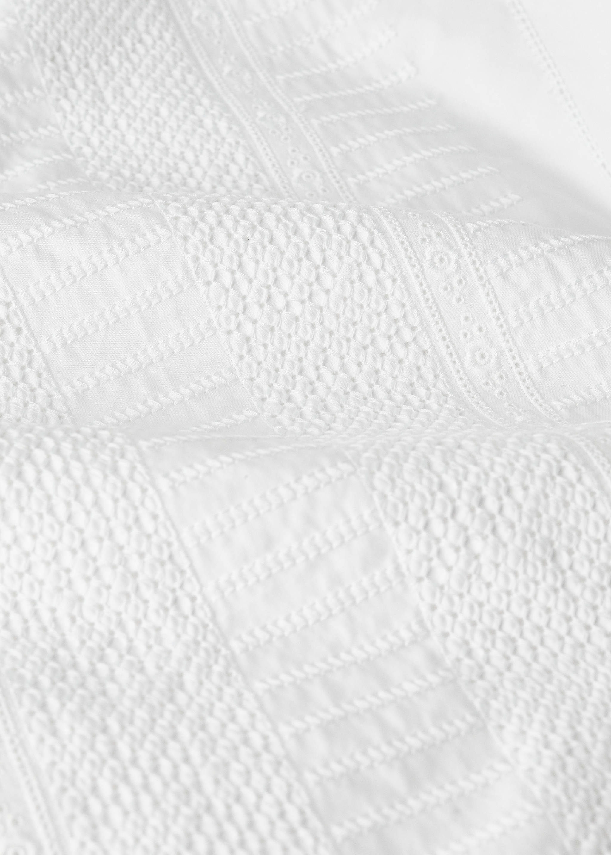 Embroidered cotton cot quilt - Details of the article 1