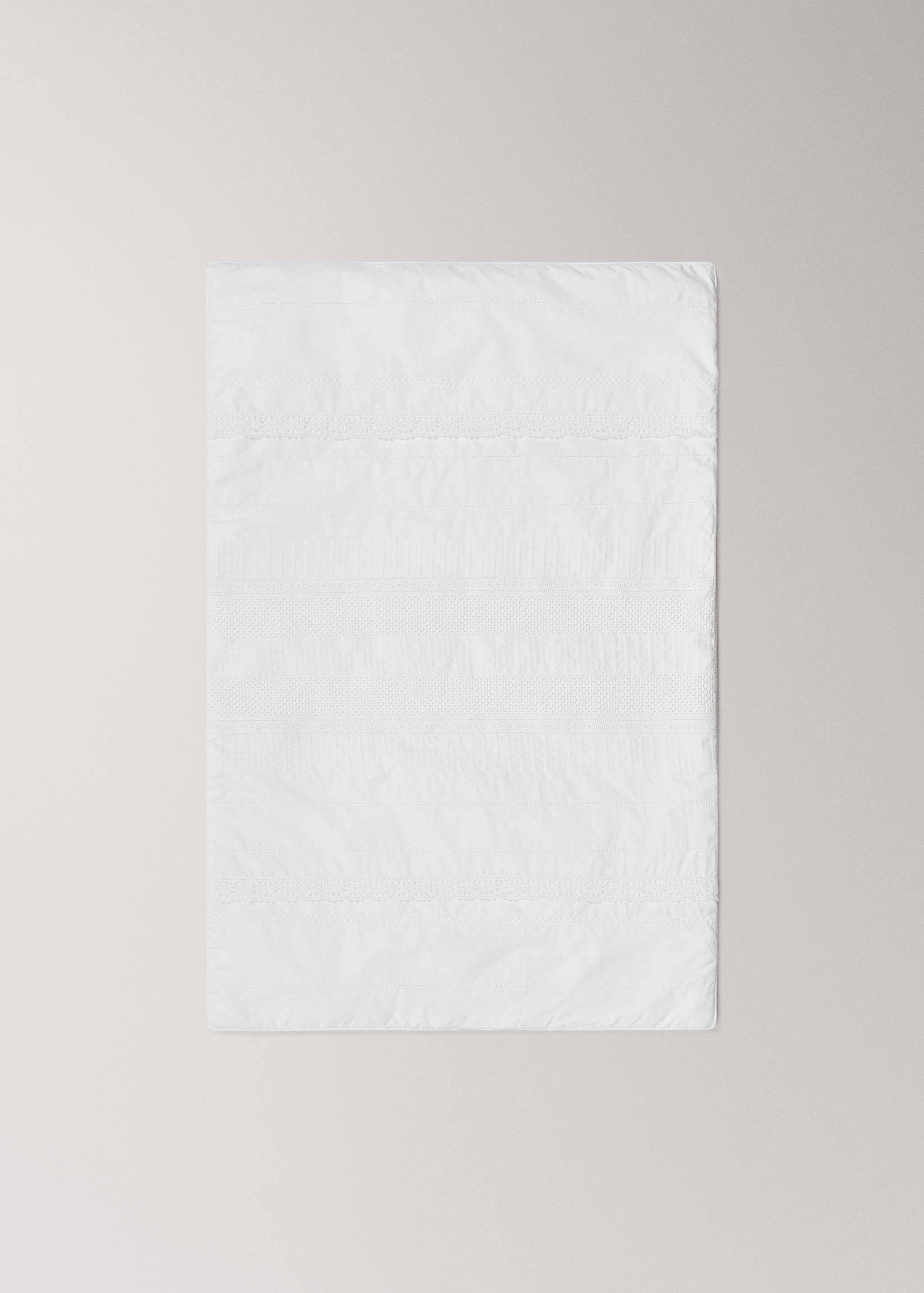 Embroidered cotton cot quilt - Details of the article 3