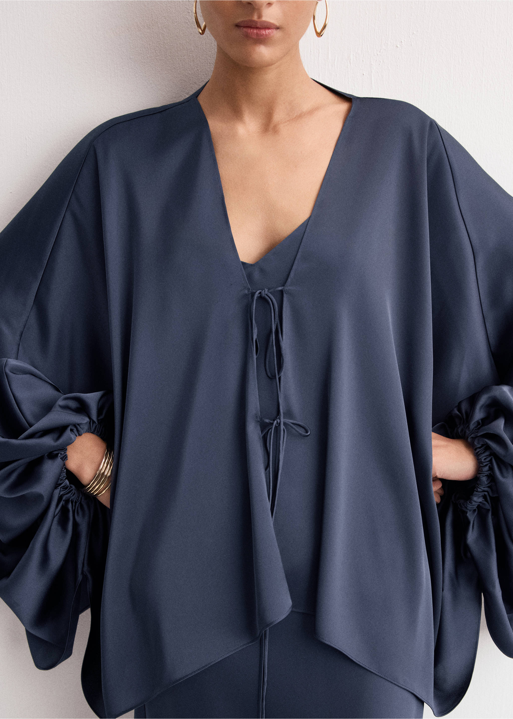 Puffed sleeves blouse - Details of the article 3, Night Blue. Ref: 27064075-00.