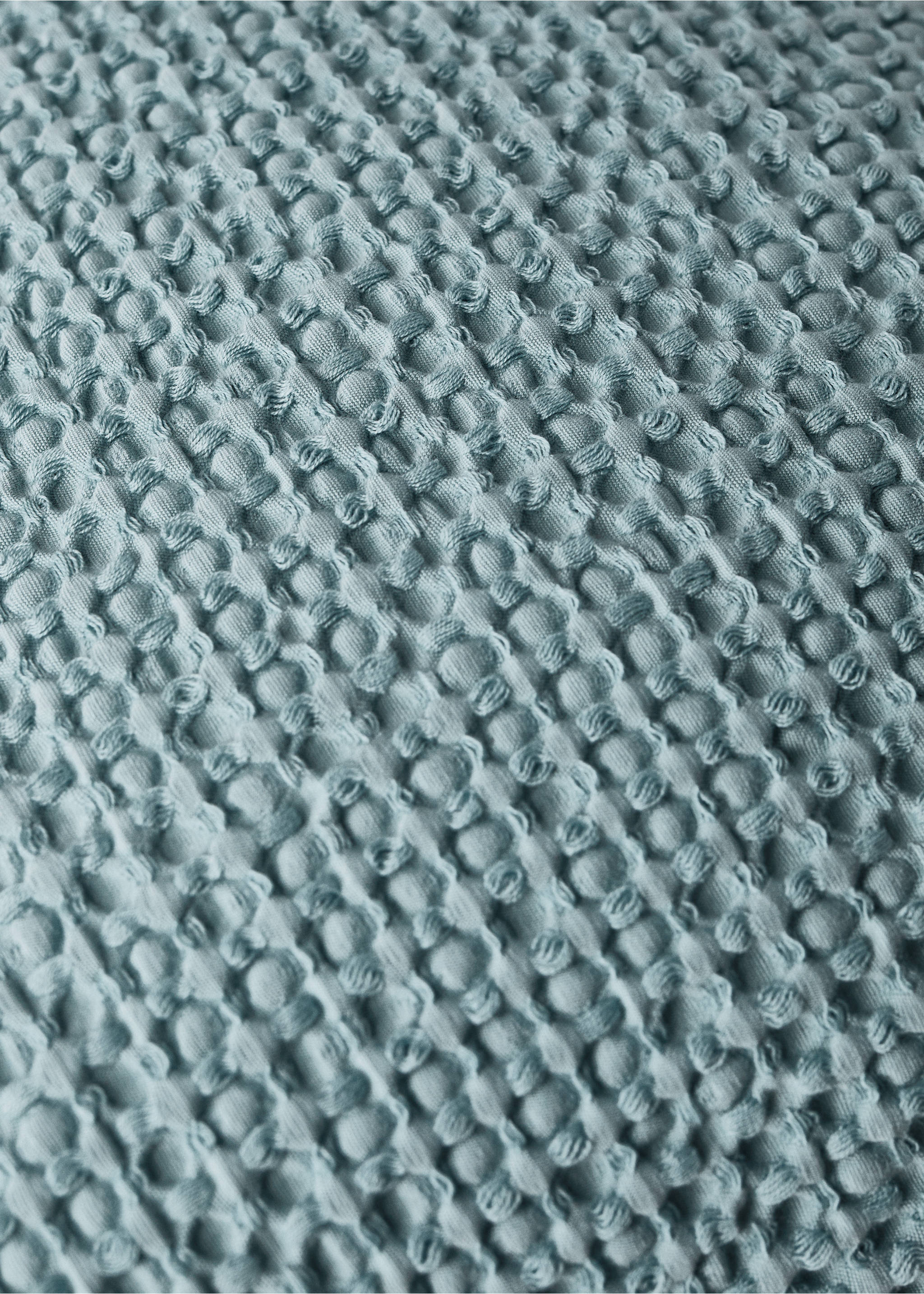 Children’s waffle-cotton garment-dyed cushion cover  40x40cm - Details of the article 3, Petrol Blue. Ref: 27064076-00.