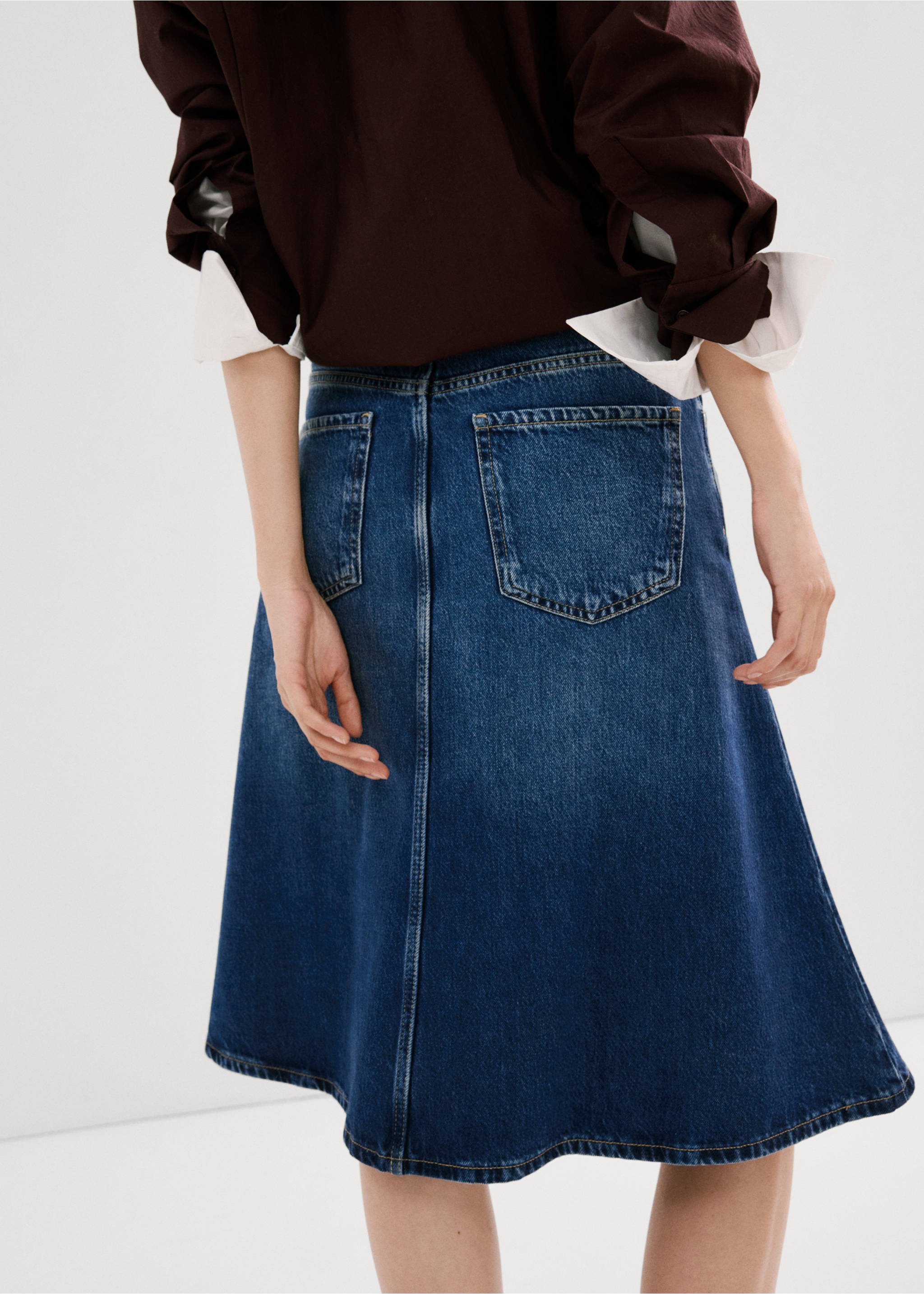 Midi denim skirt - Details of the article 2, Dark Blue. Ref: 27064078-00.