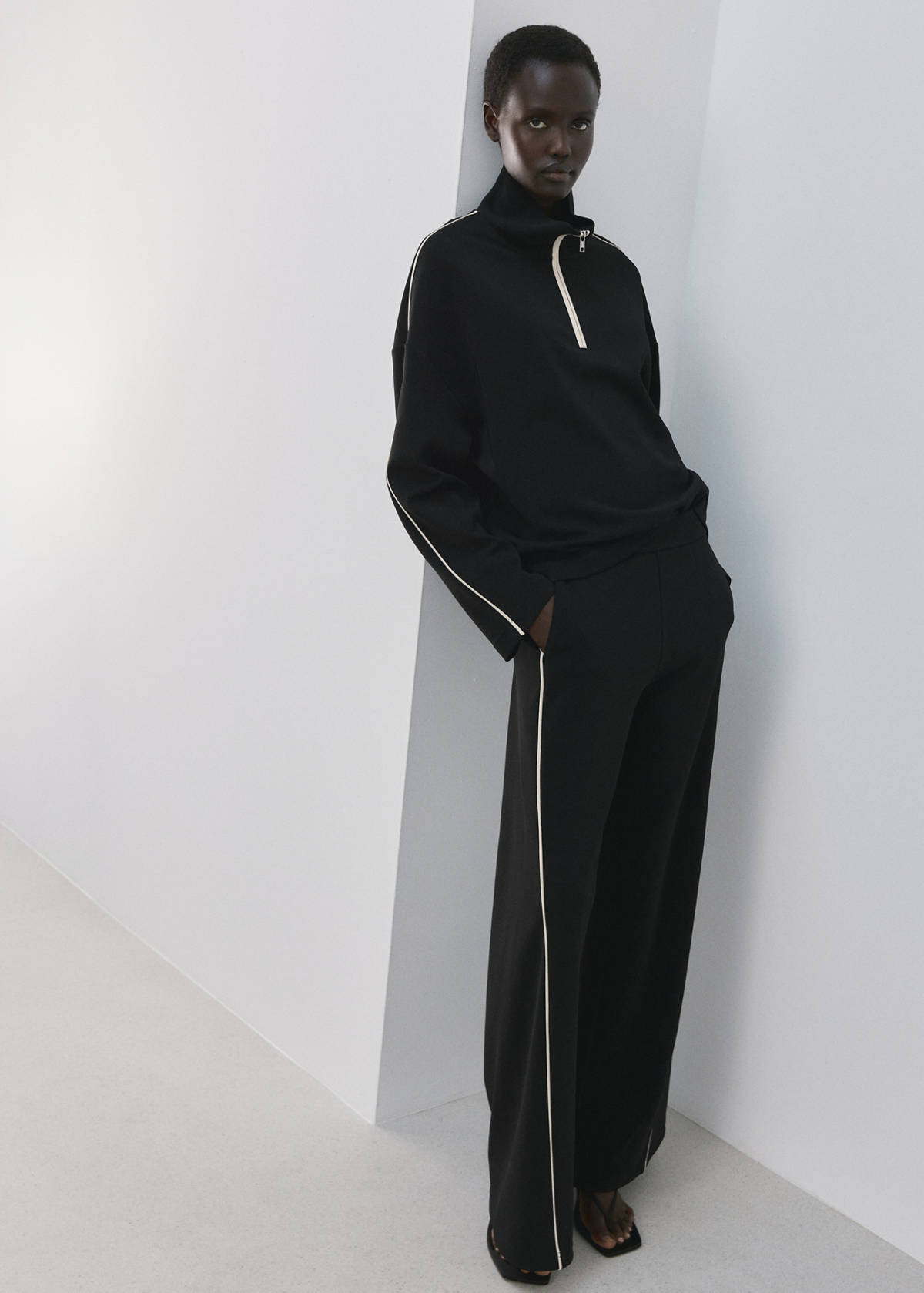 Straight-leg trousers with side stripe — Black