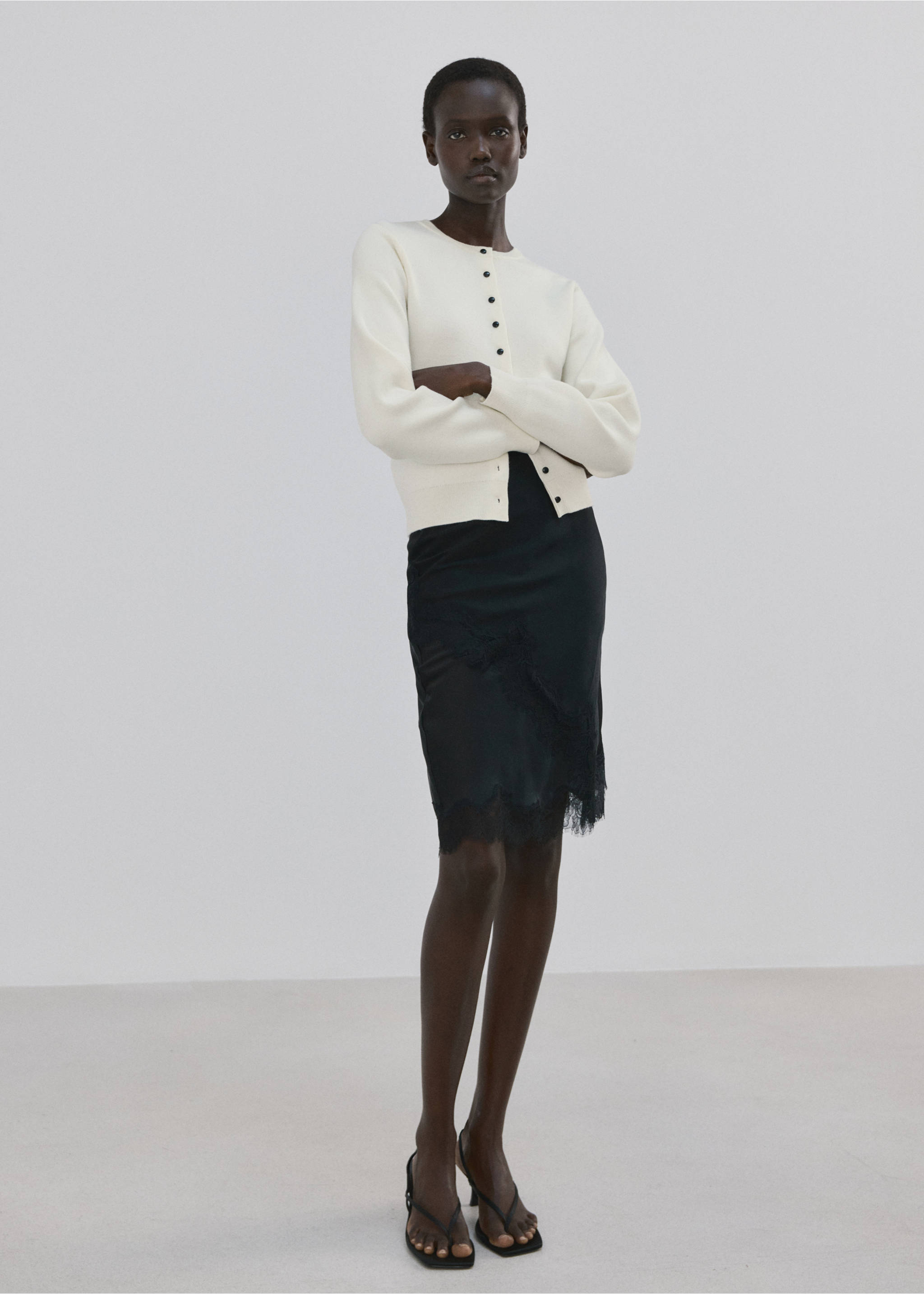 سترة صوفية محبوكة بأزرار - رؤية عامة, بيج فاتح. Ref: 27064084-00.